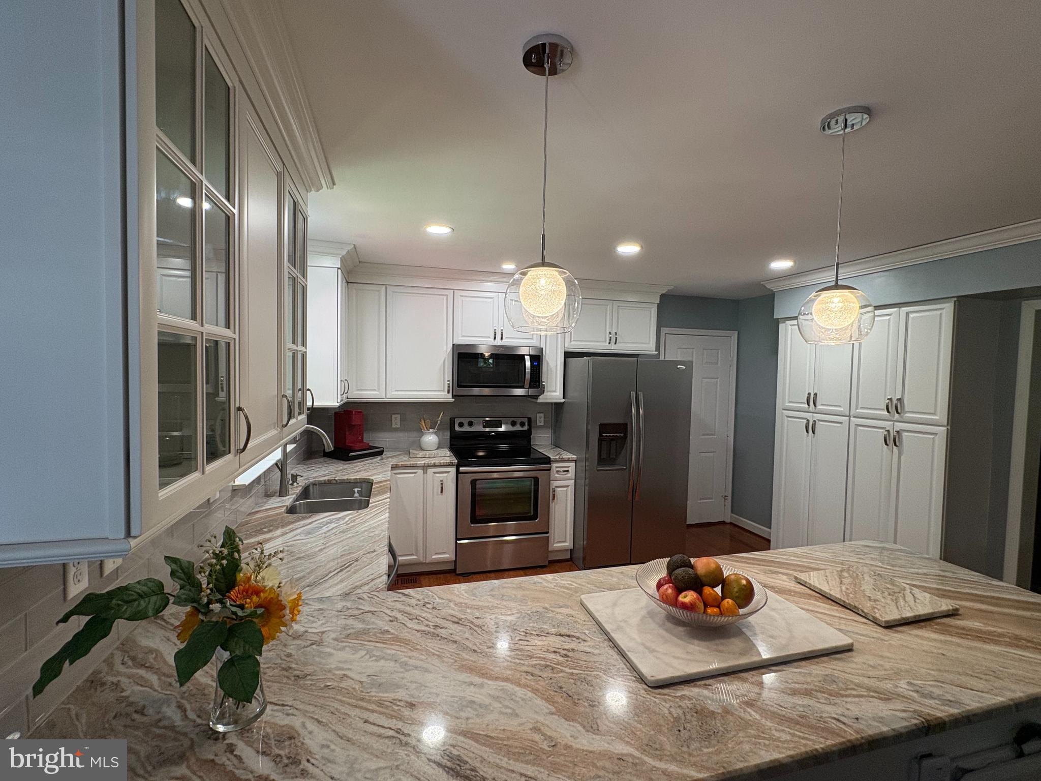 BREEZY KNOLL ESTATES - Residential
