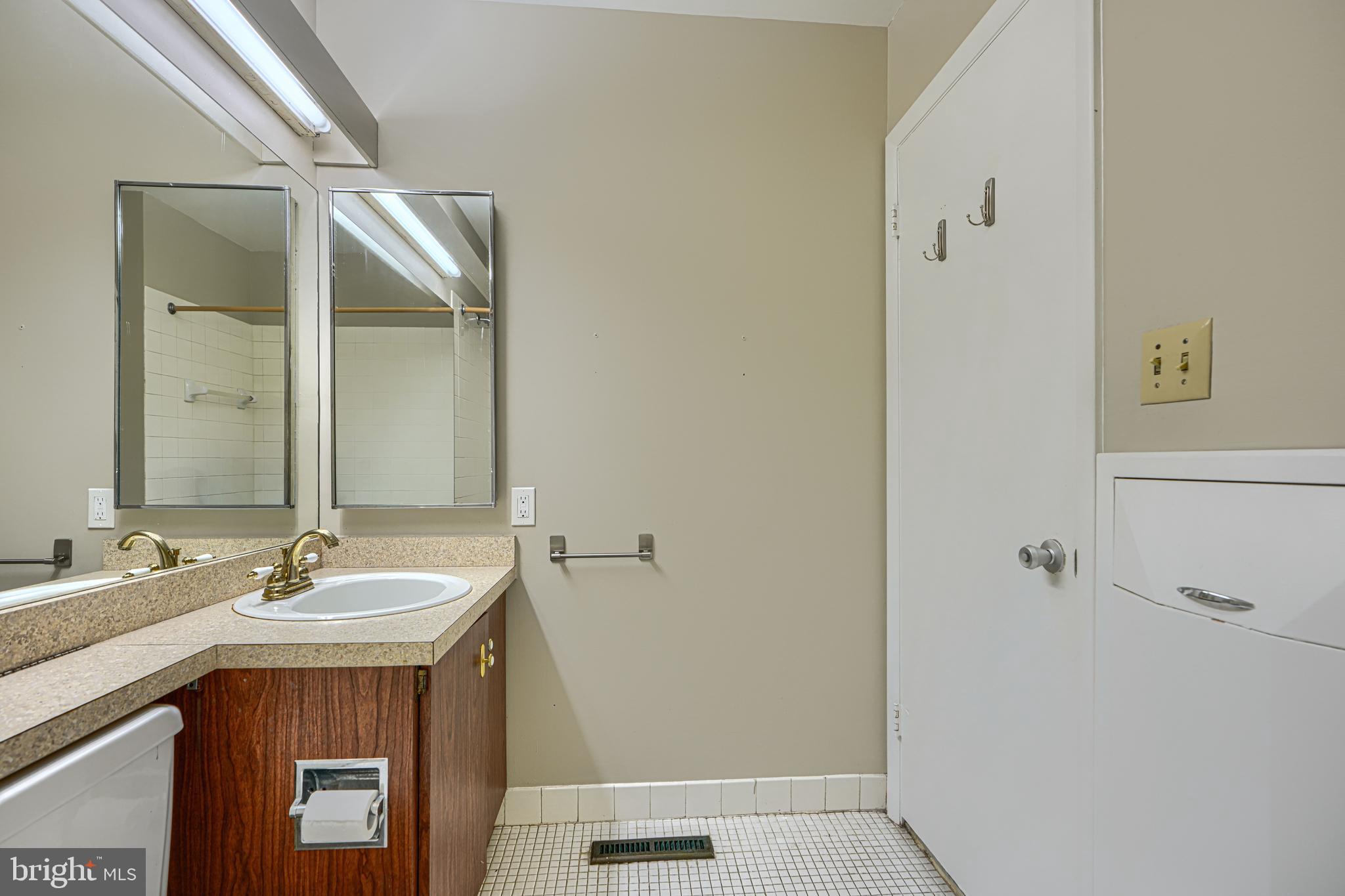 PIKESVILLE - Residential