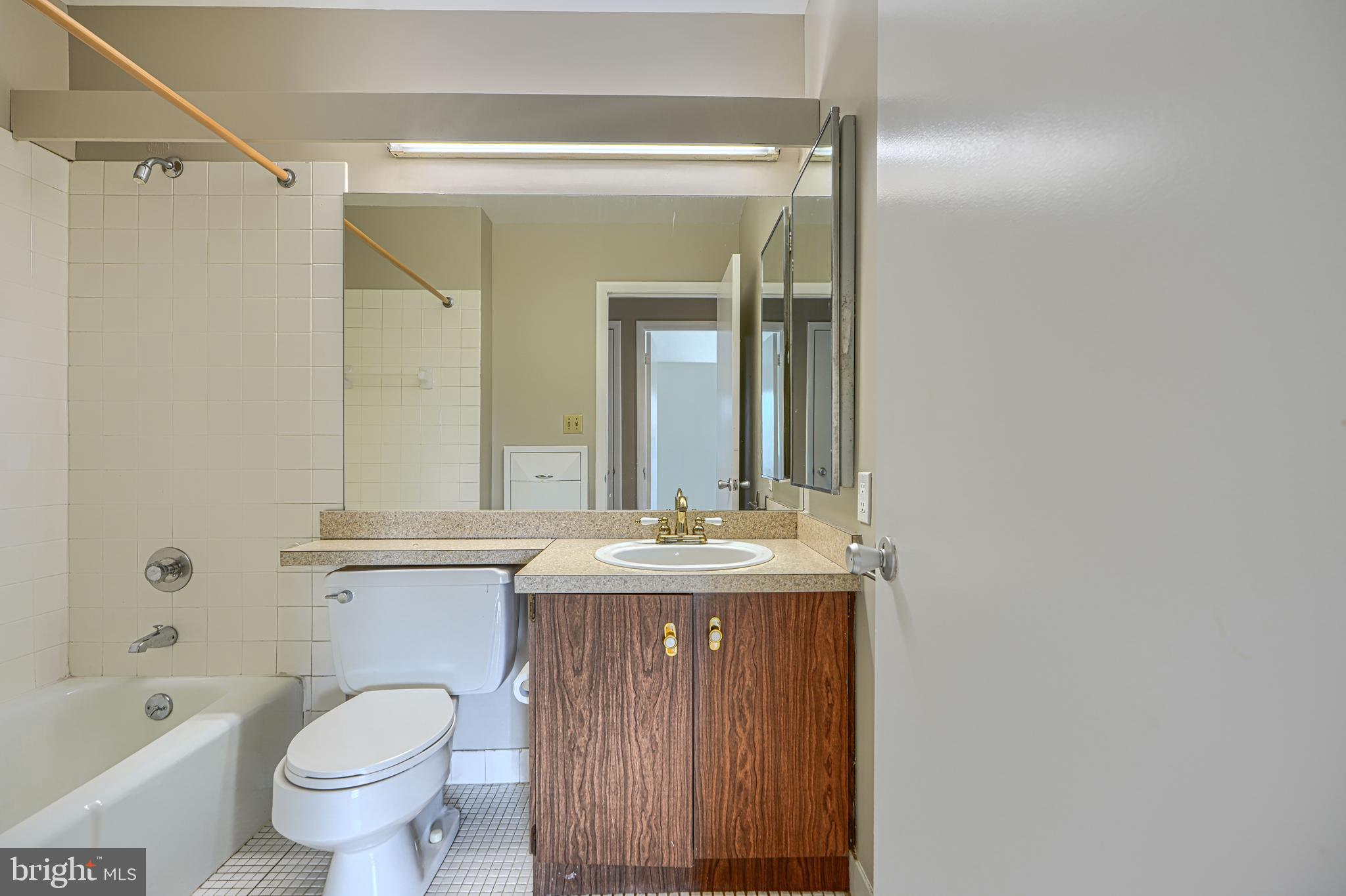 PIKESVILLE - Residential
