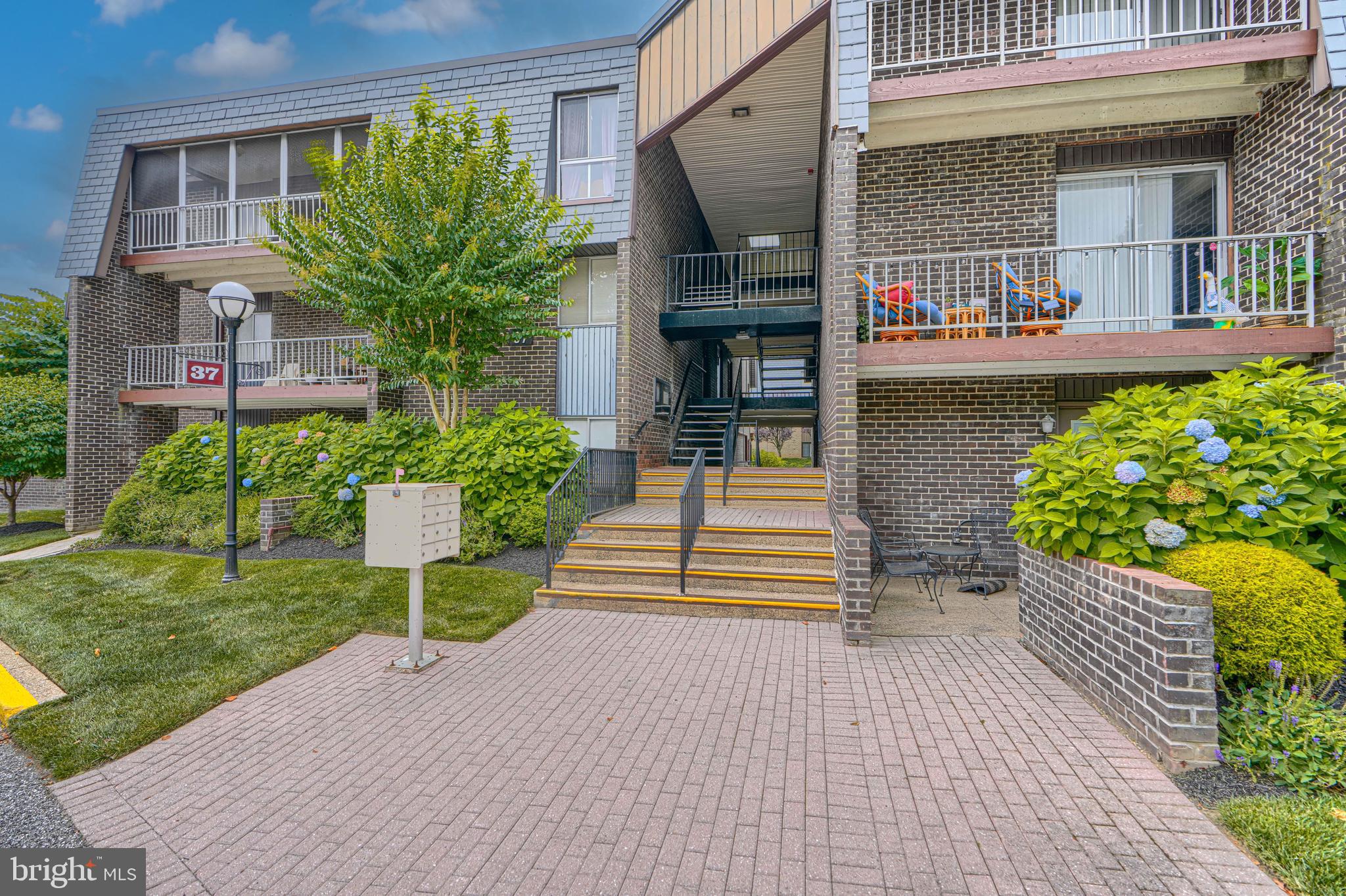 PIKESVILLE - Residential