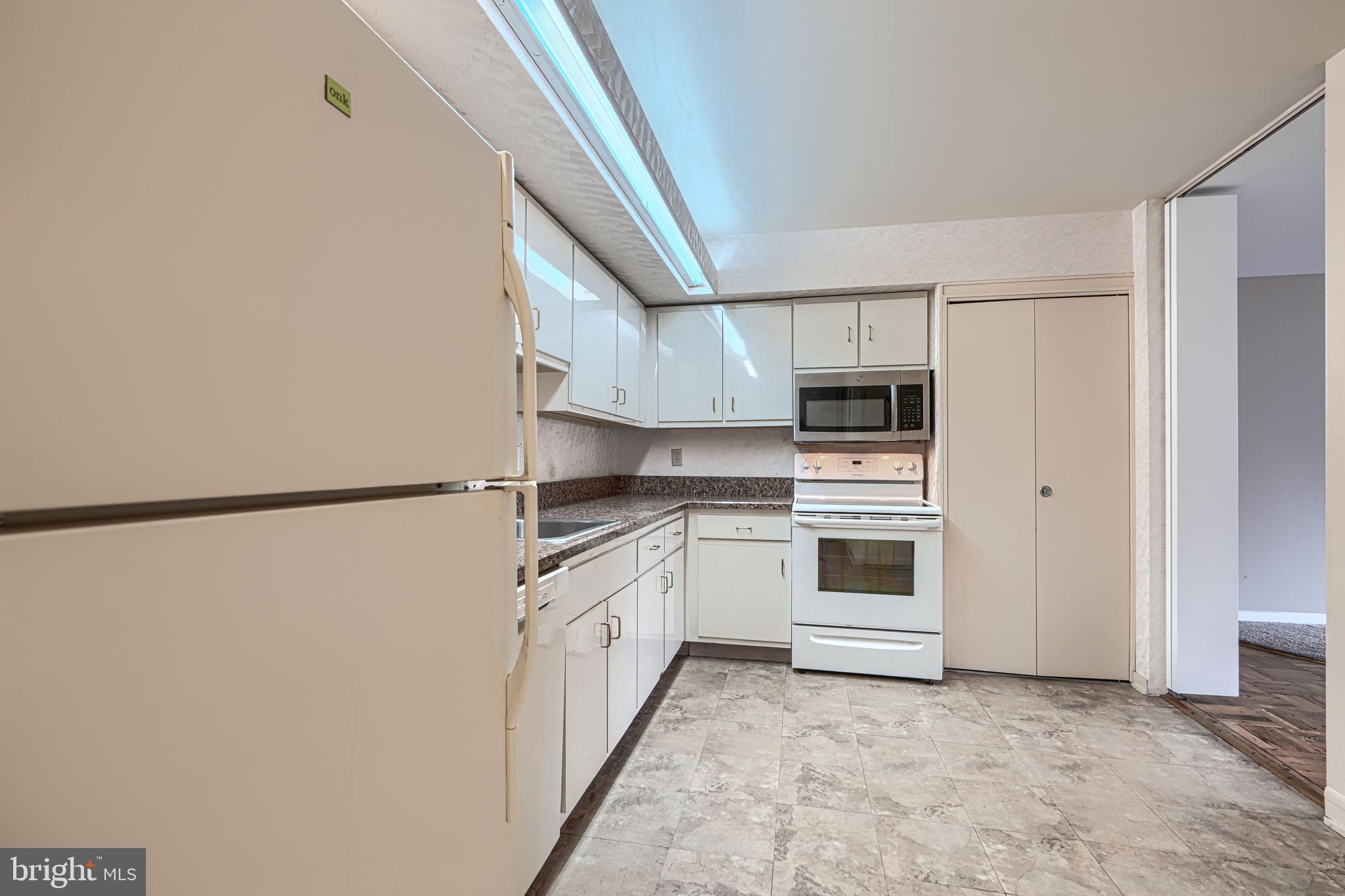 PIKESVILLE - Residential