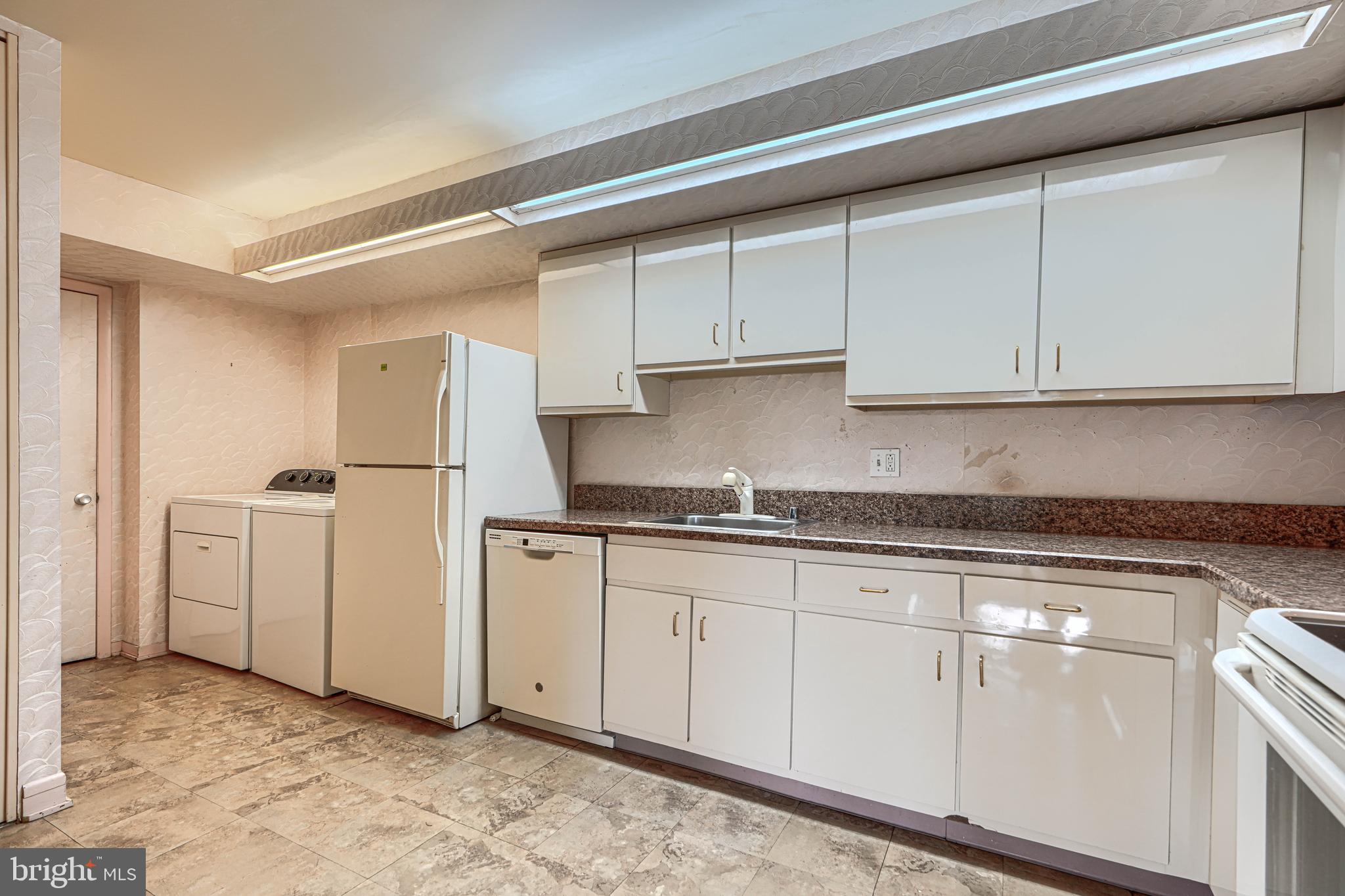 PIKESVILLE - Residential