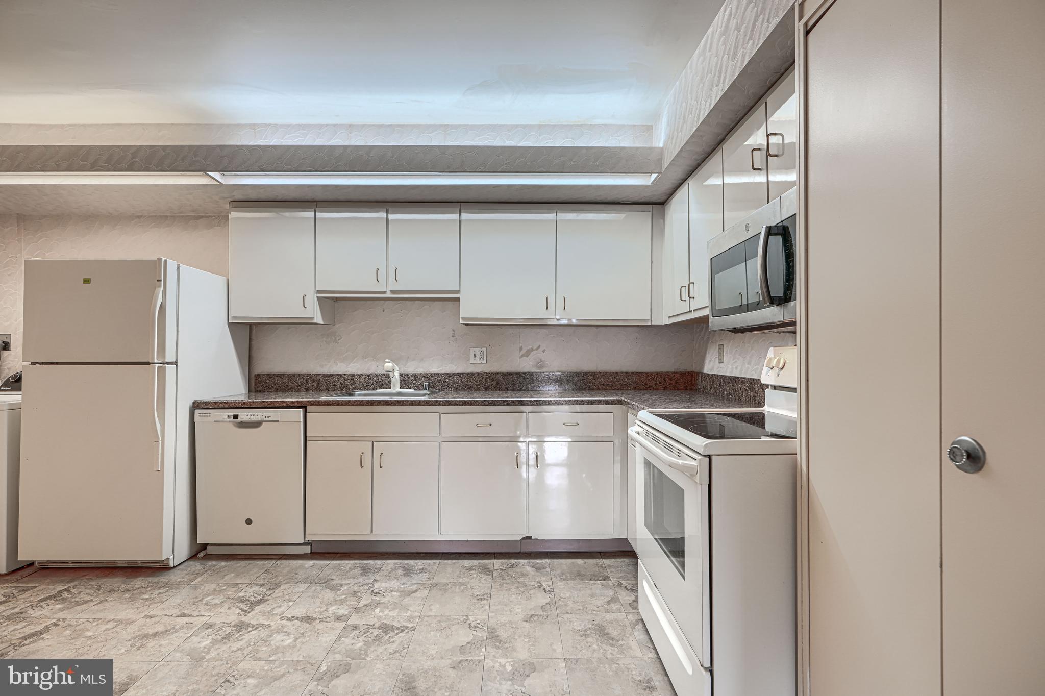 PIKESVILLE - Residential