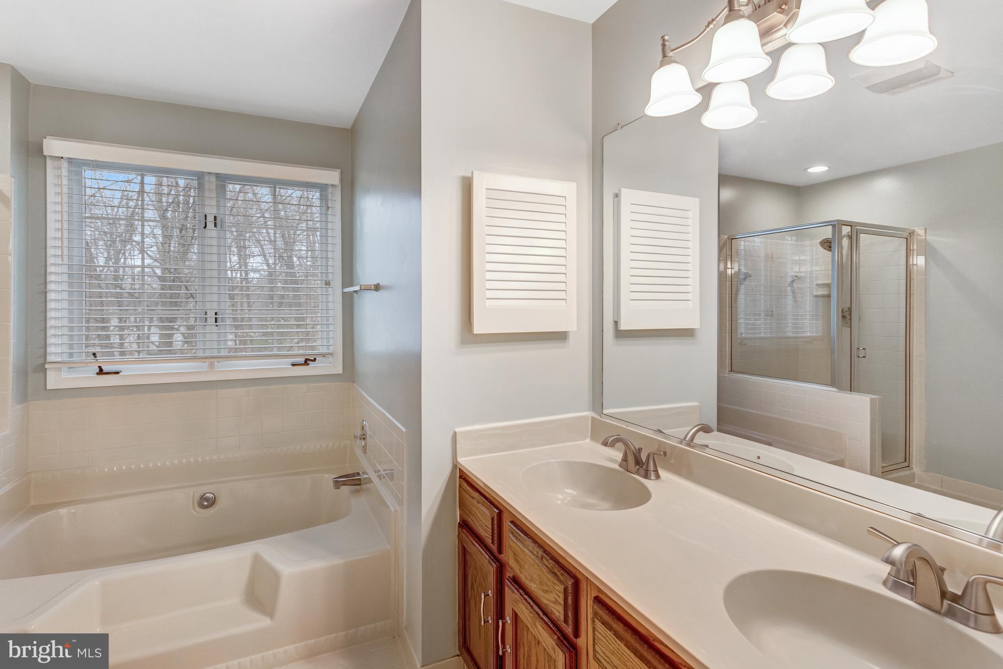 LAKE RIDGE - Residential Lease