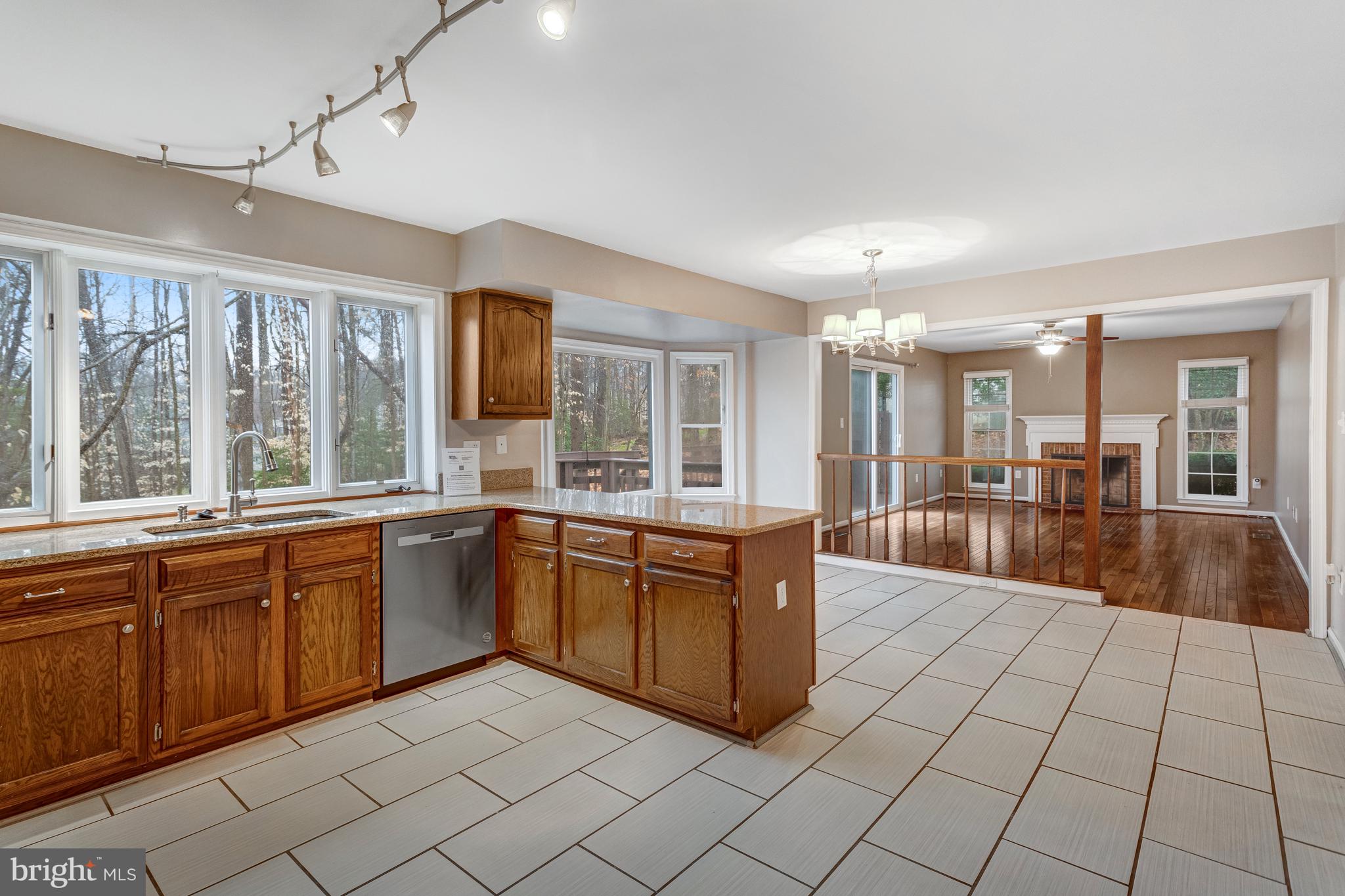 LAKE RIDGE - Residential Lease