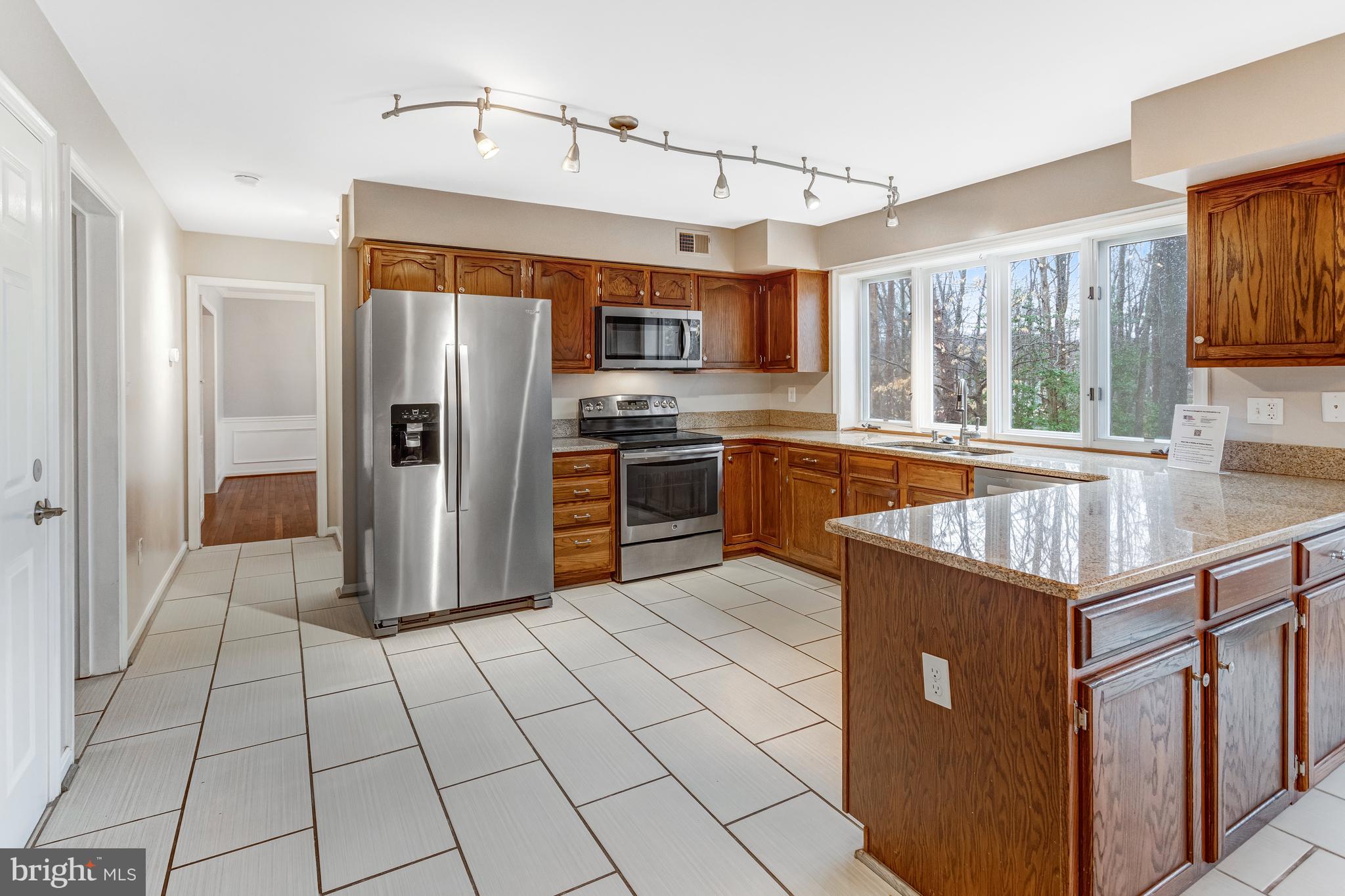 LAKE RIDGE - Residential Lease