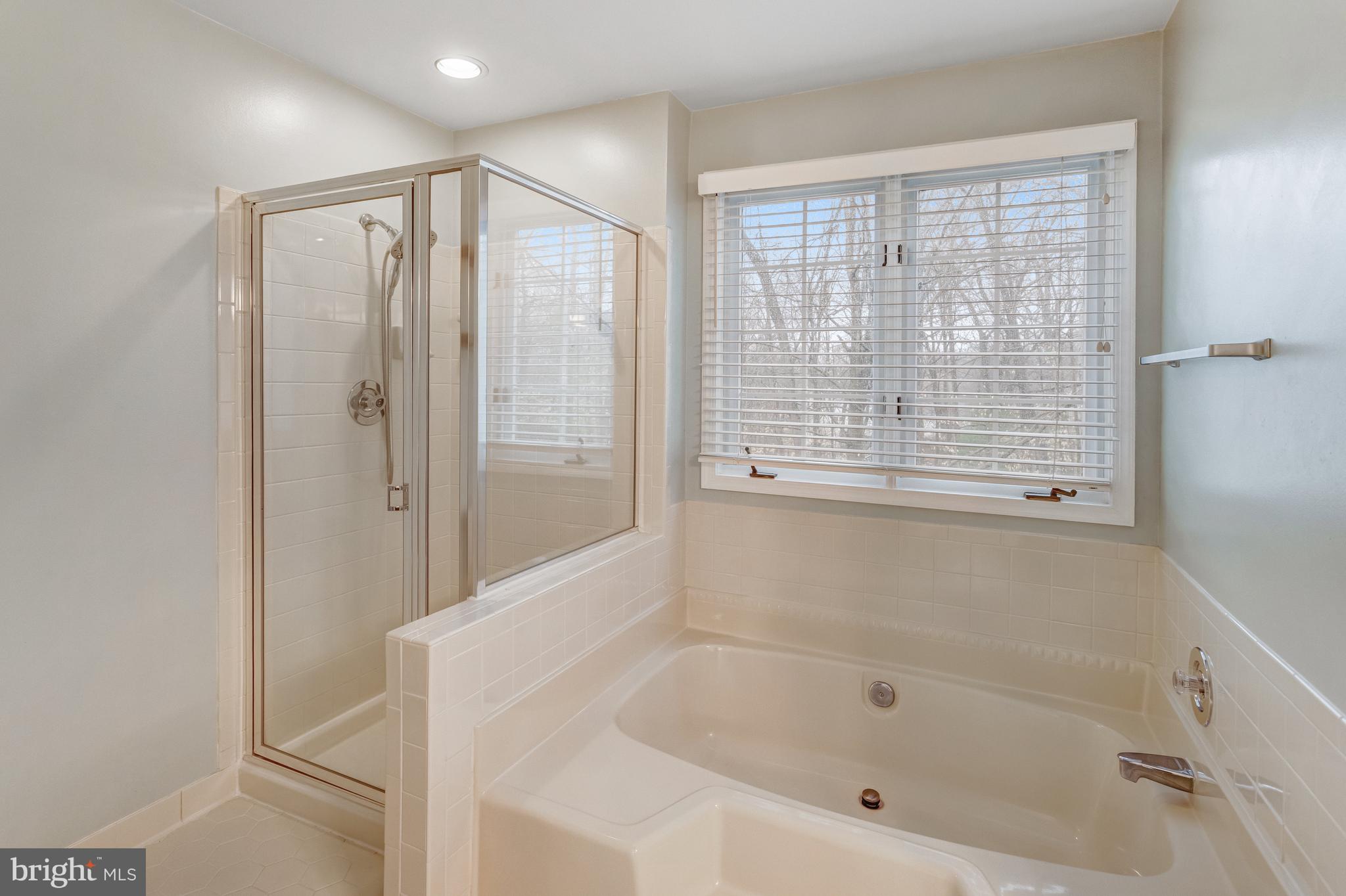LAKE RIDGE - Residential Lease