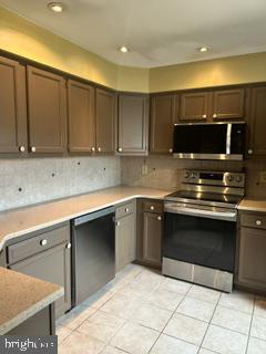 WILLOW STREAM - Residential