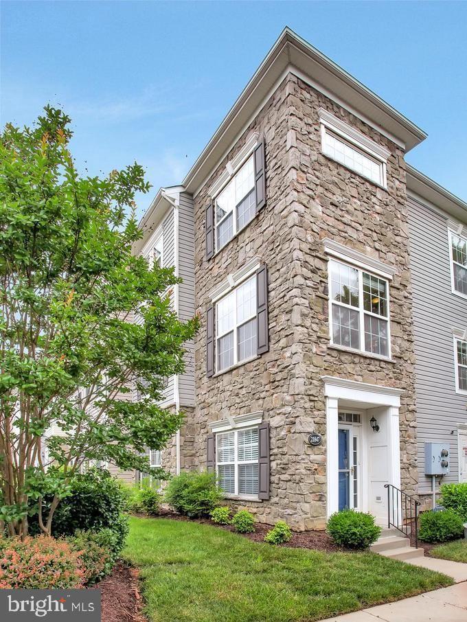 PARKSIDE AT ASHBURN - Residential