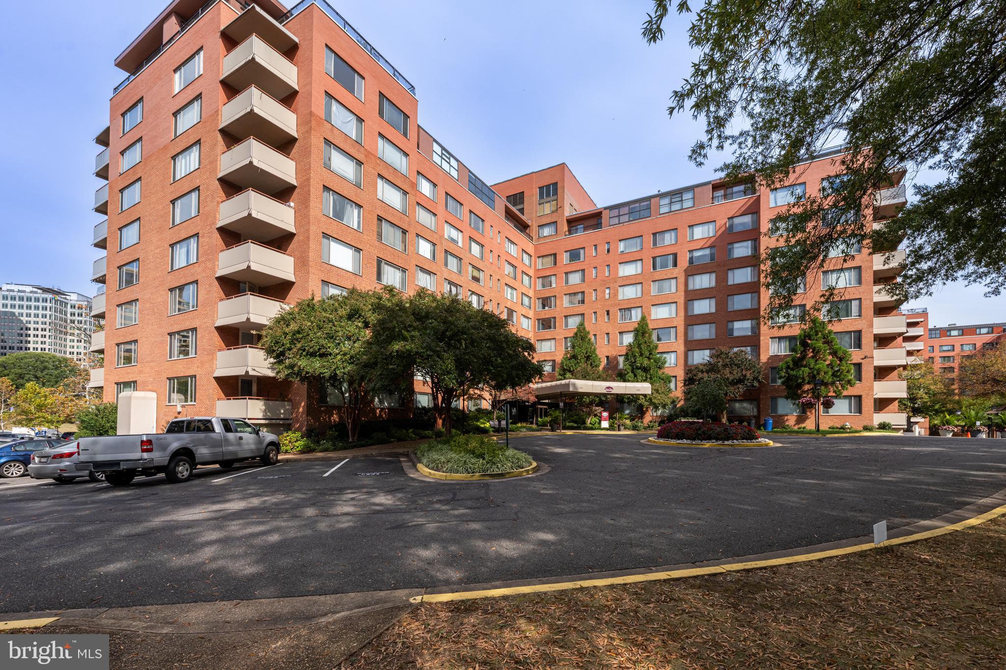 RIVER PLACE - Residential