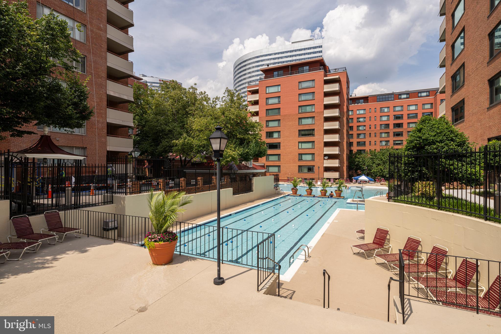 RIVER PLACE - Residential