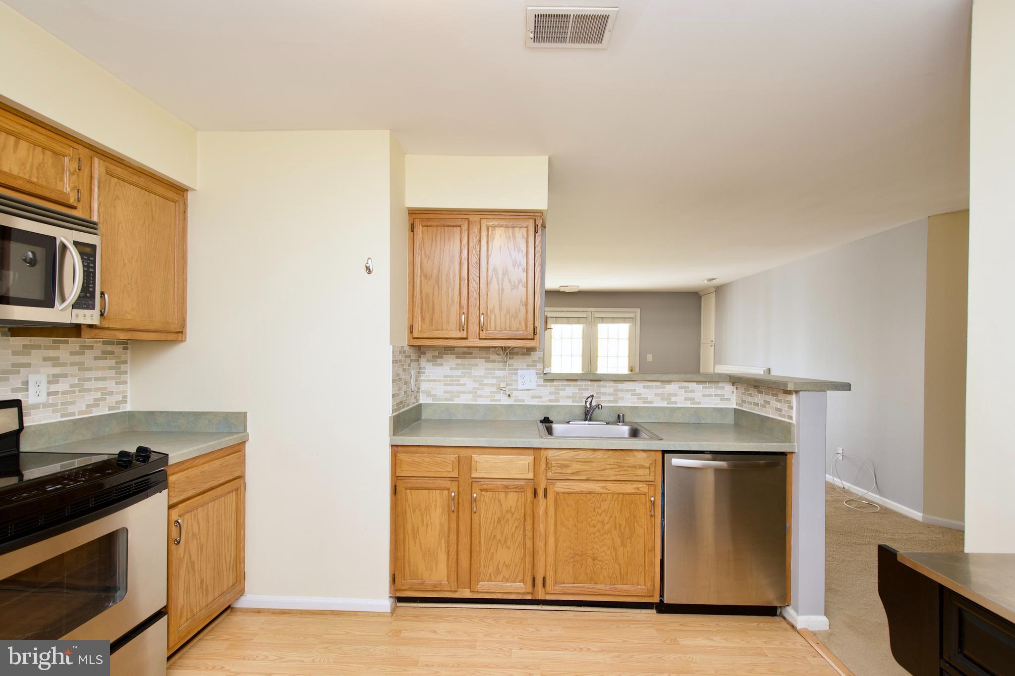 STRATFORD PLACE AT KINGS - Residential Lease