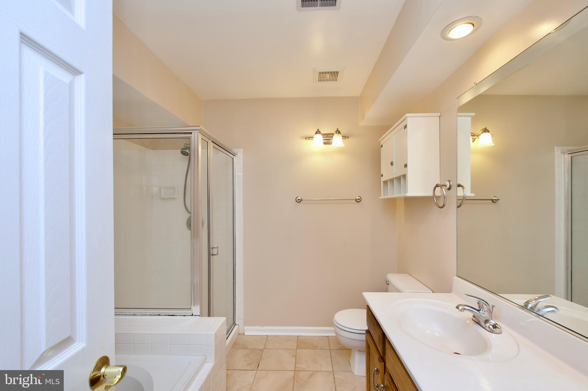 STRATFORD PLACE AT KINGS - Residential Lease