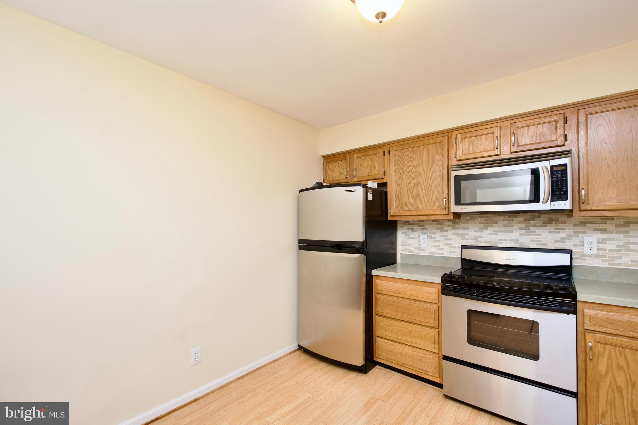 STRATFORD PLACE AT KINGS - Residential Lease