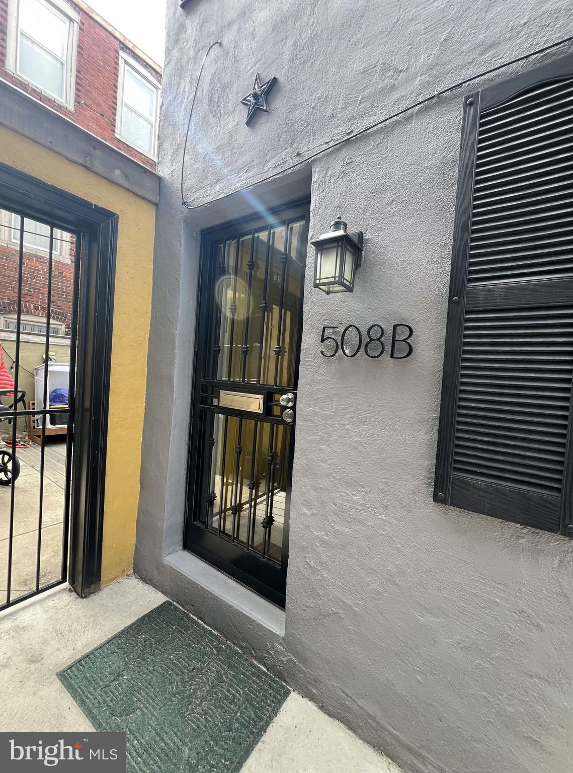 QUEEN VILLAGE - Residential Lease