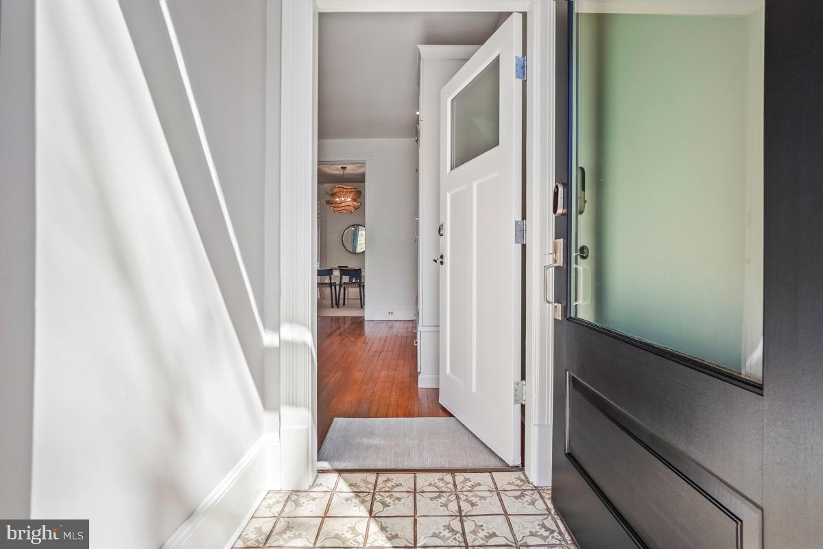 CAPITOL HILL - Residential