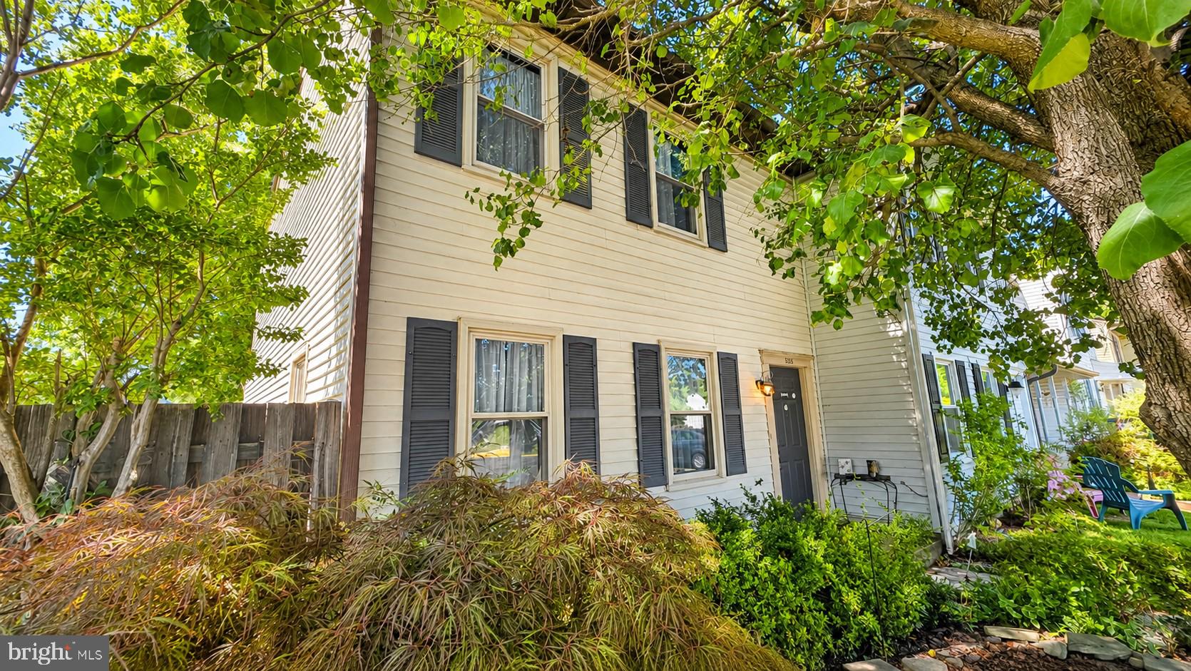 End Unit with large backyard. Easy Access to I95. Being Offered "As IS" Overall the unit is in fair condition but could use some updates. Large Living room & Kitchen. 2 Levels. Shed in backyard. Mature Trees.