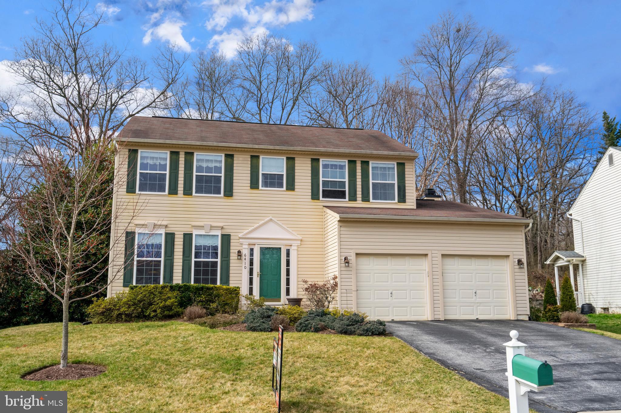 HUNTERS CROSSING - Residential