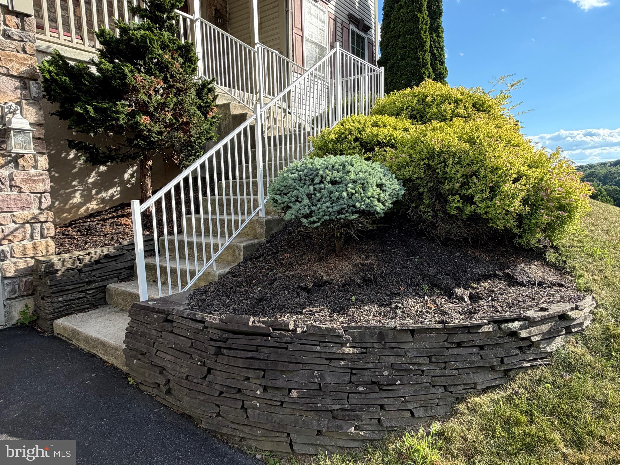 SUNNYSIDE - Residential