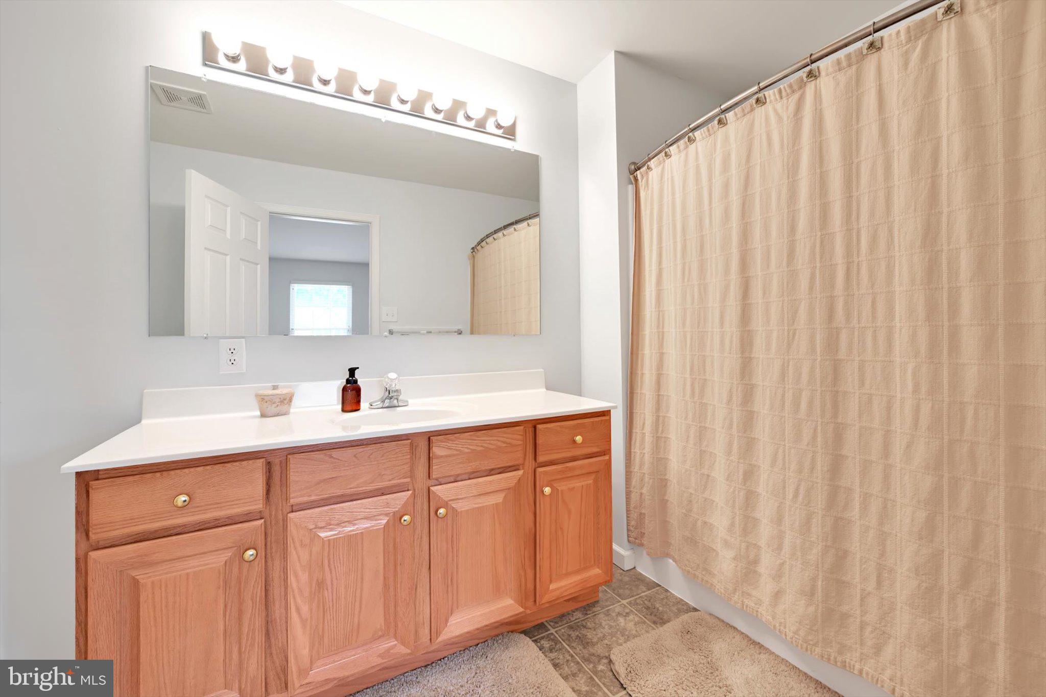 SUNNYSIDE - Residential