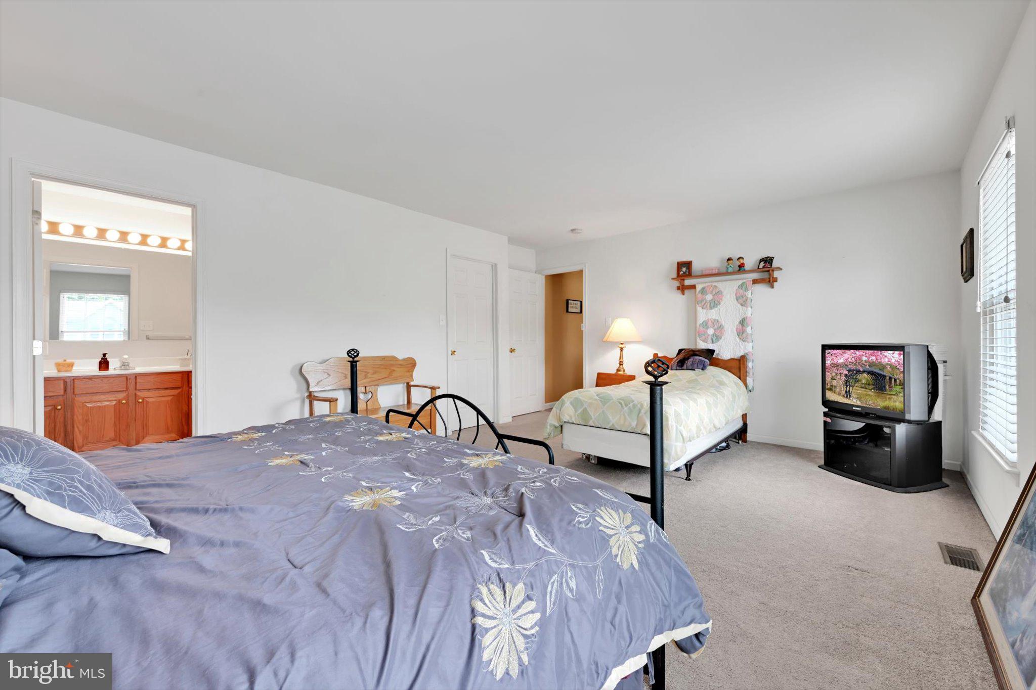SUNNYSIDE - Residential