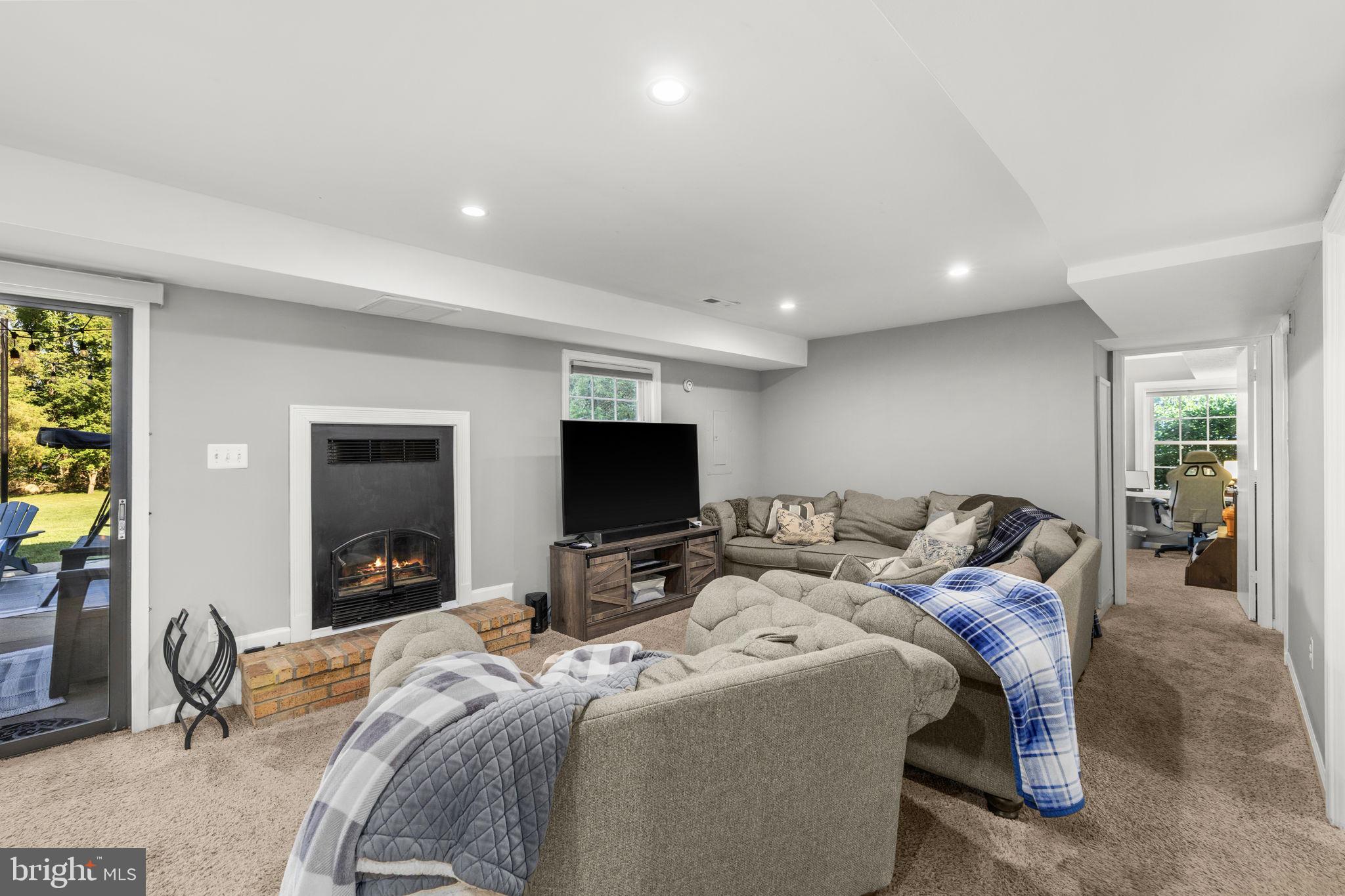 TARA WOODS - Residential