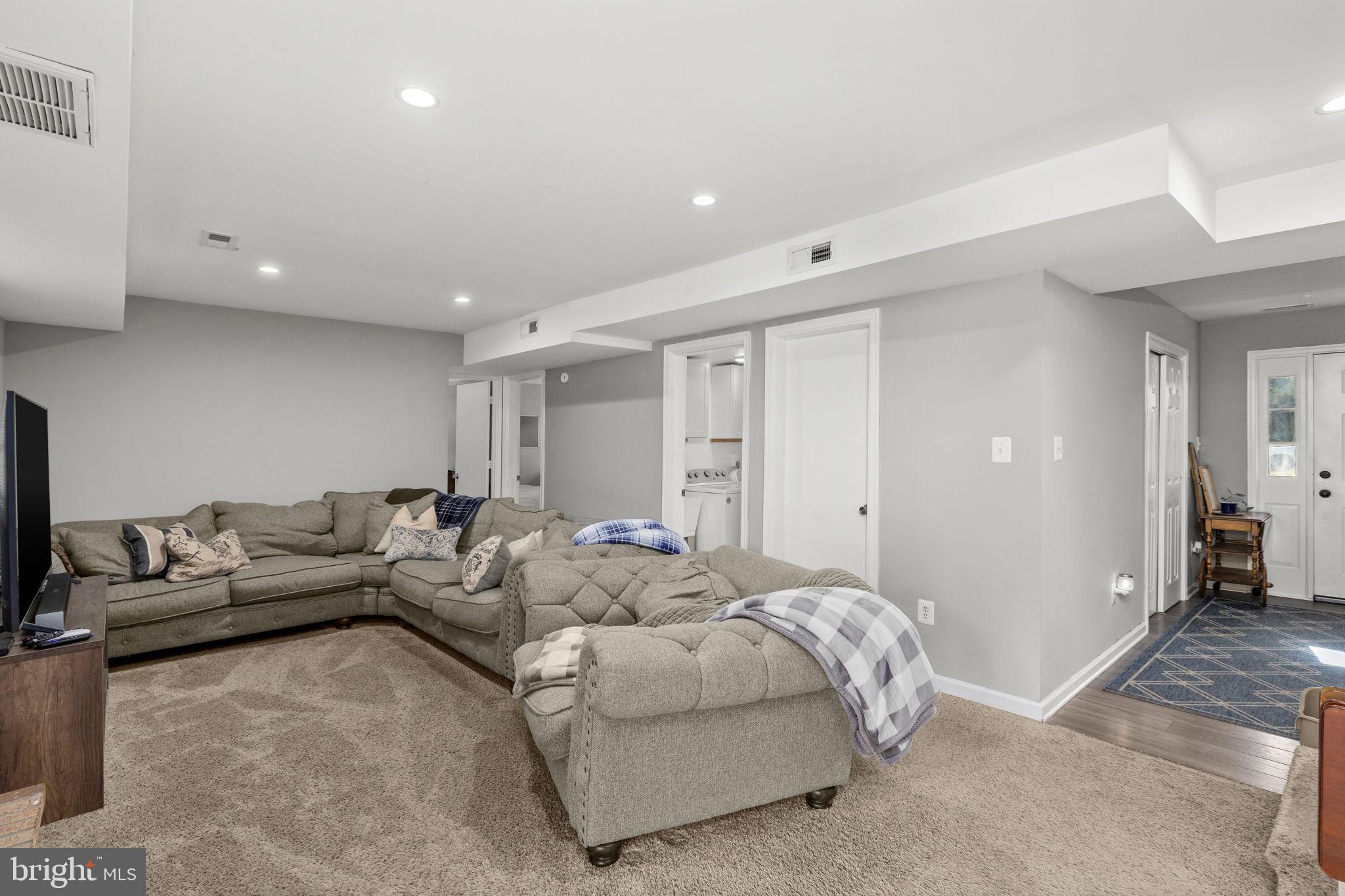 TARA WOODS - Residential