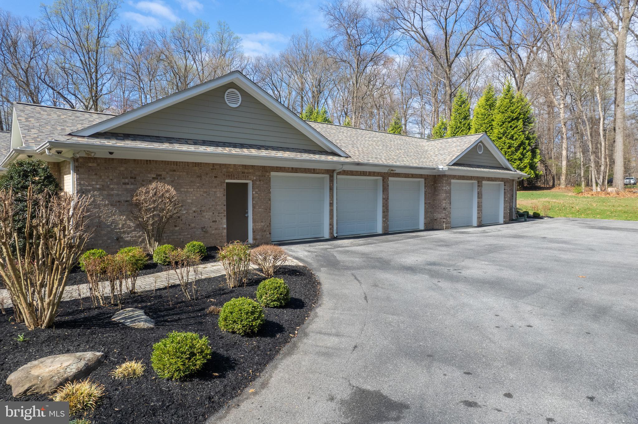 BUCKSKIN WOODS - Residential