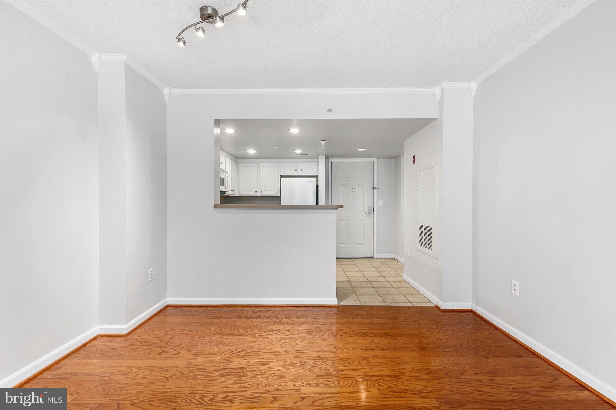 GALLERY AT WHITE FLINT - Residential