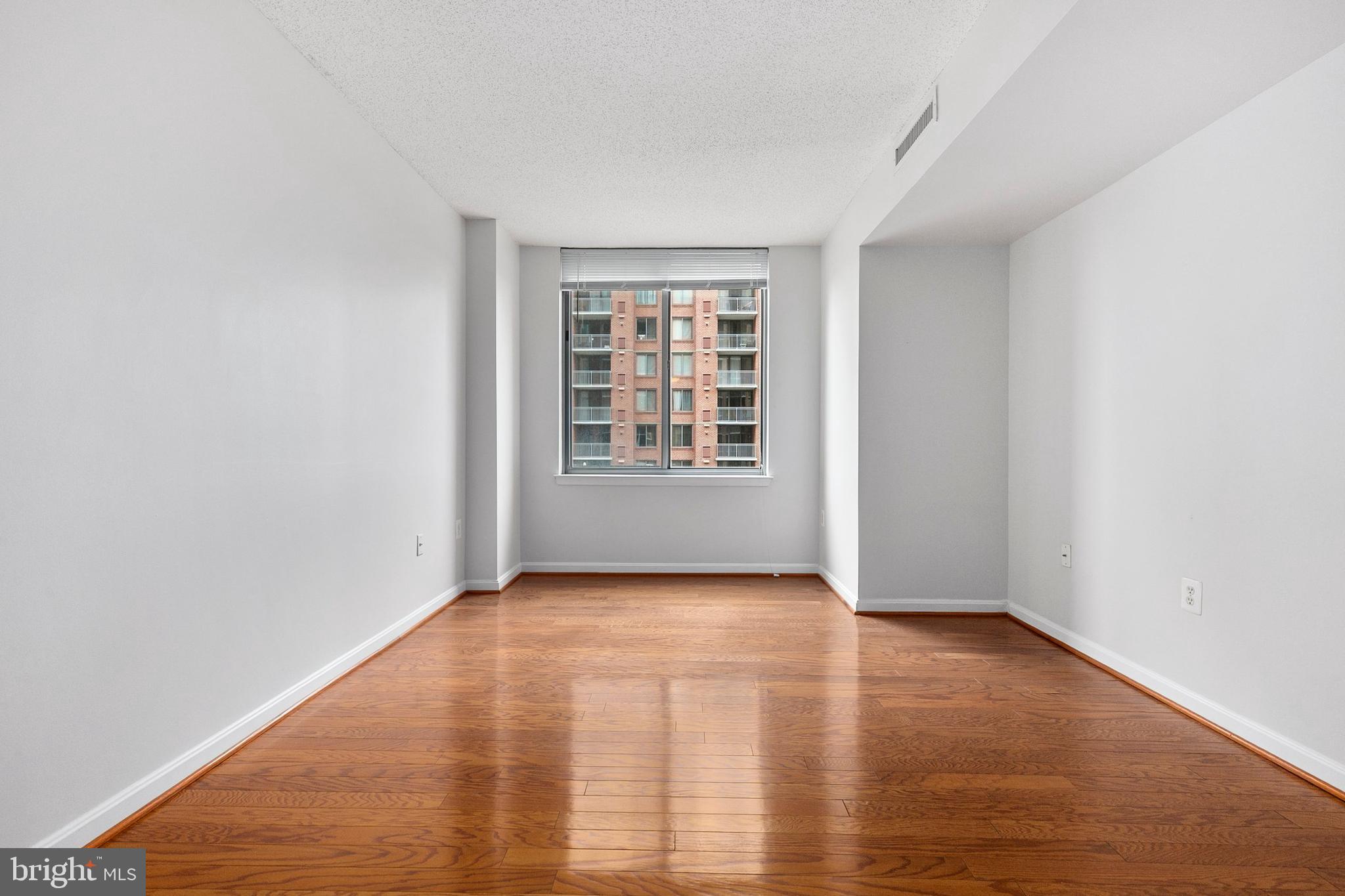 GALLERY AT WHITE FLINT - Residential