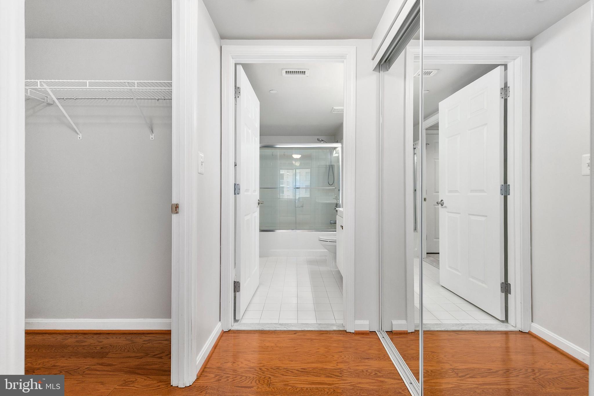 GALLERY AT WHITE FLINT - Residential