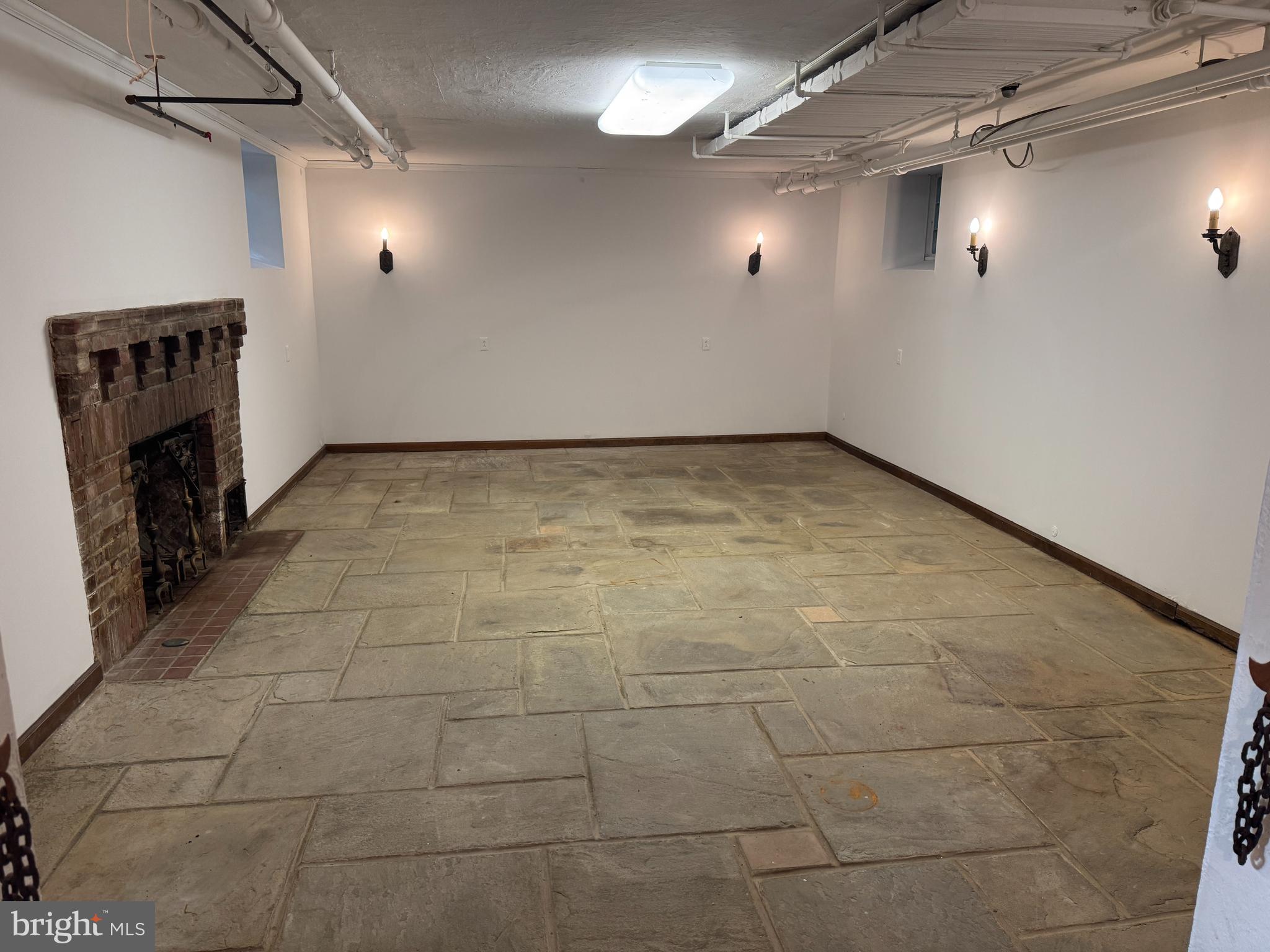WYNNEWOOD VALLEY - Residential