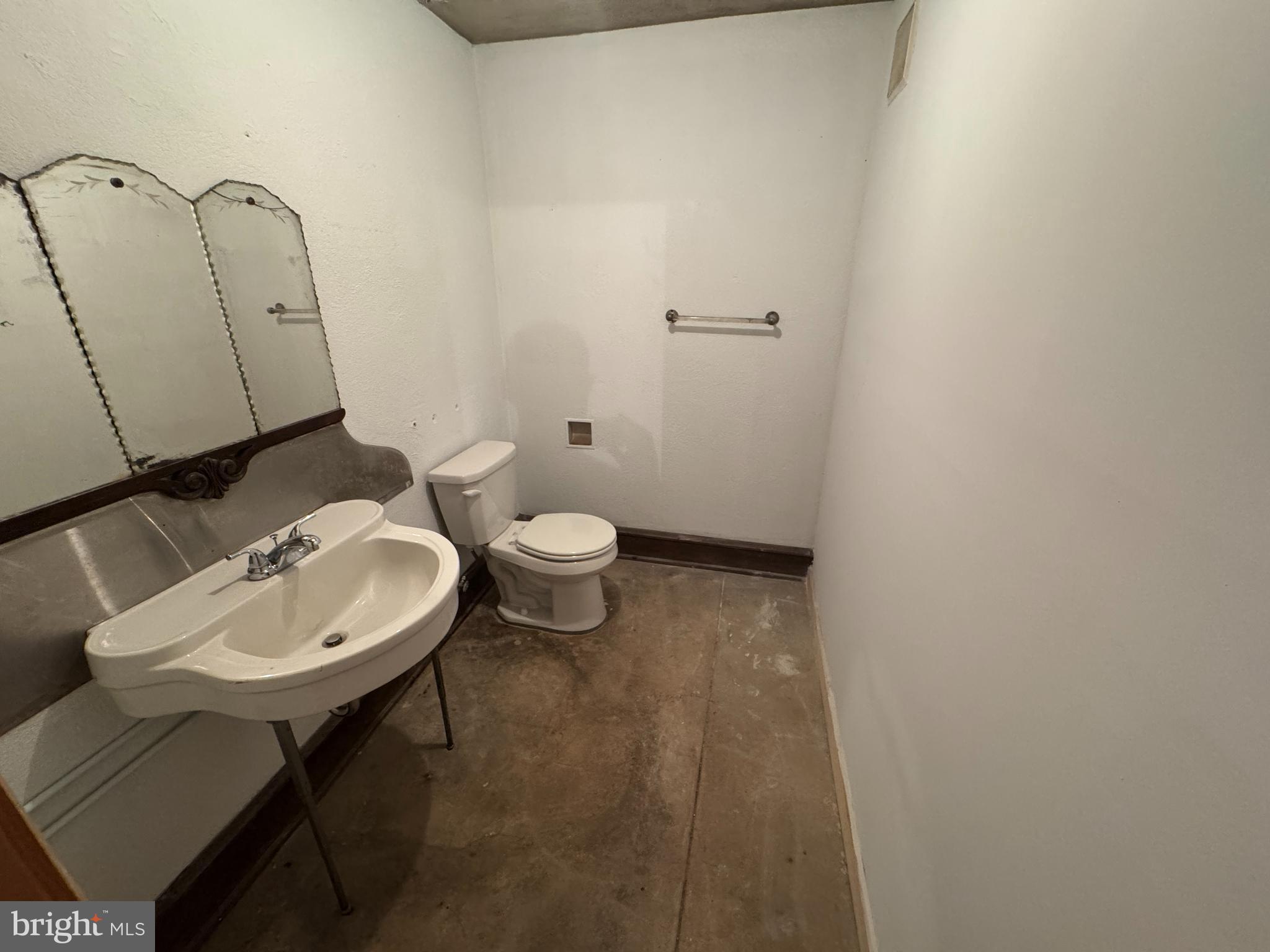 WYNNEWOOD VALLEY - Residential