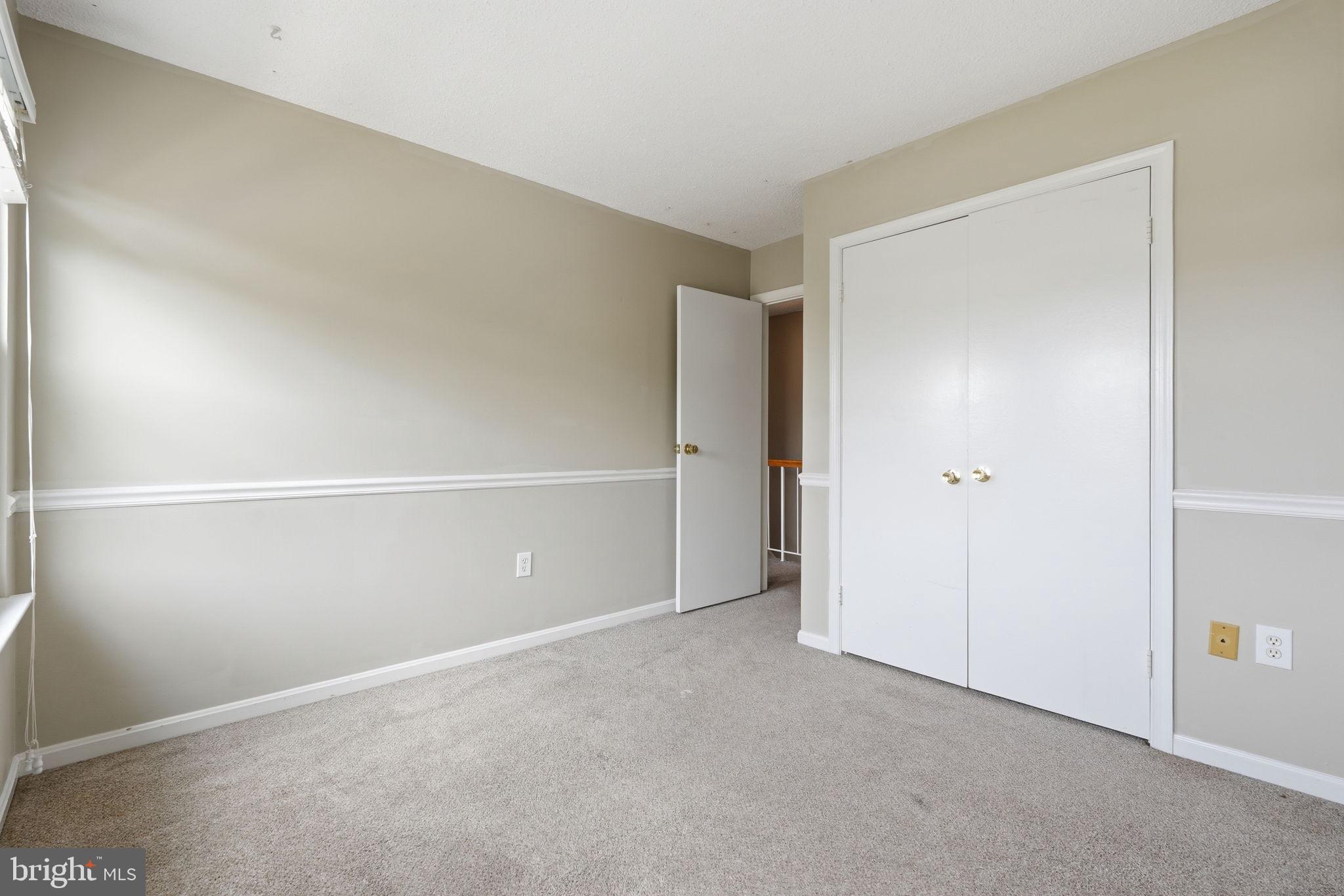 VALLEY STREAM ESTATES - Residential