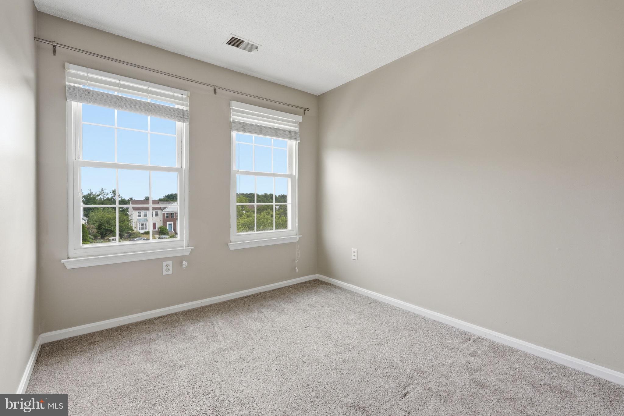 VALLEY STREAM ESTATES - Residential