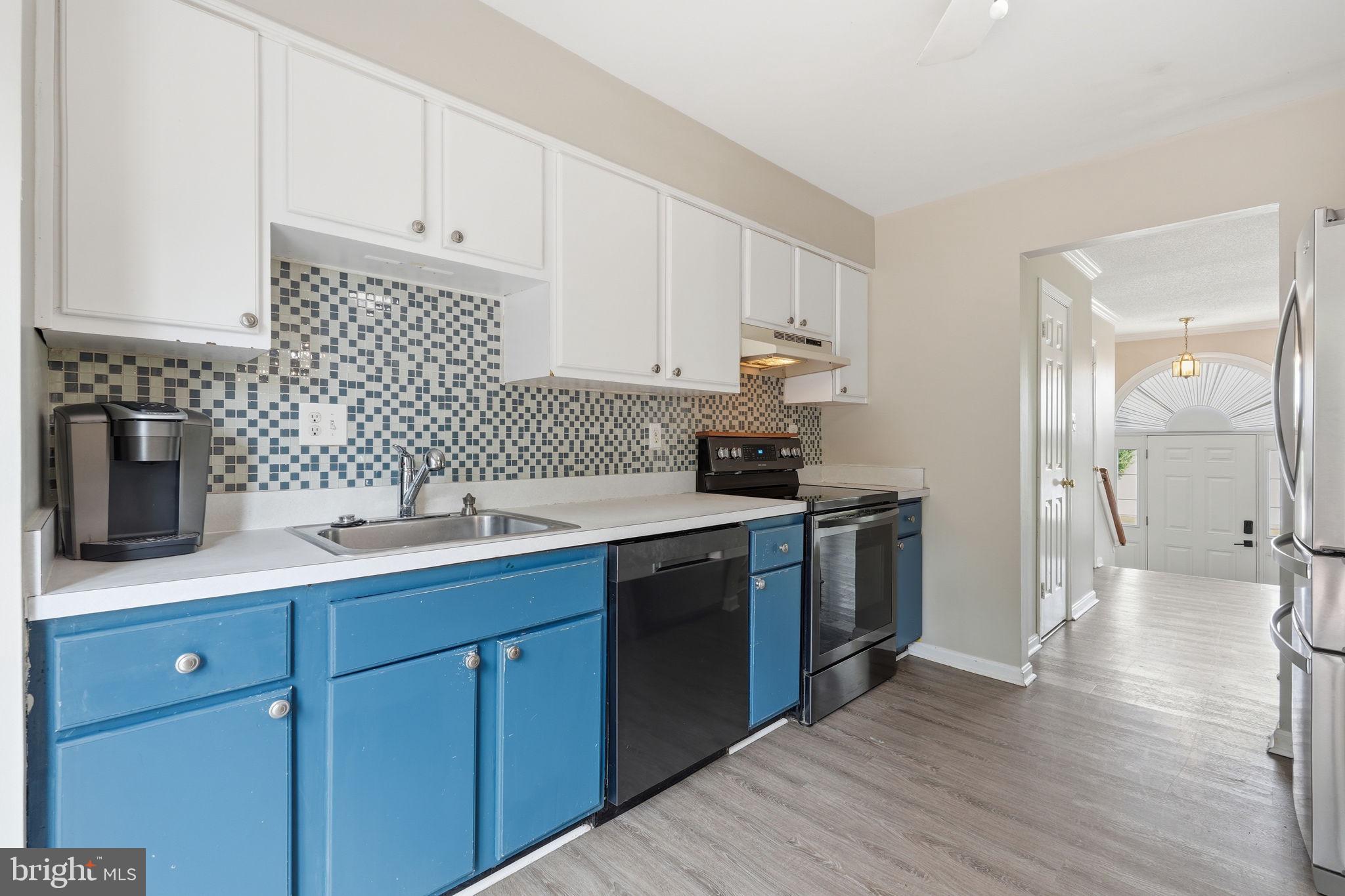 VALLEY STREAM ESTATES - Residential