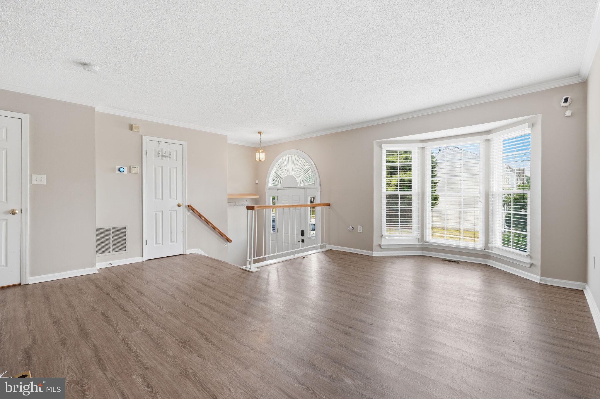 VALLEY STREAM ESTATES - Residential