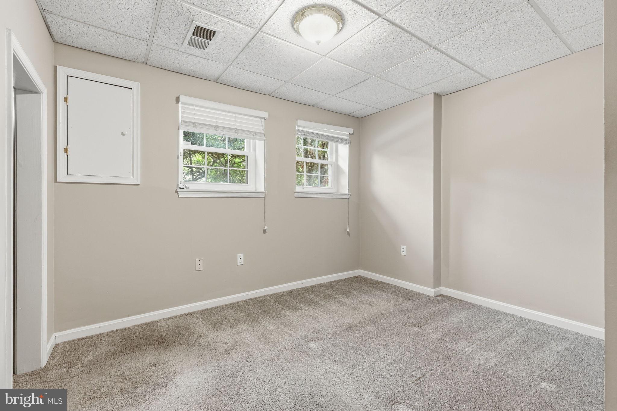 VALLEY STREAM ESTATES - Residential