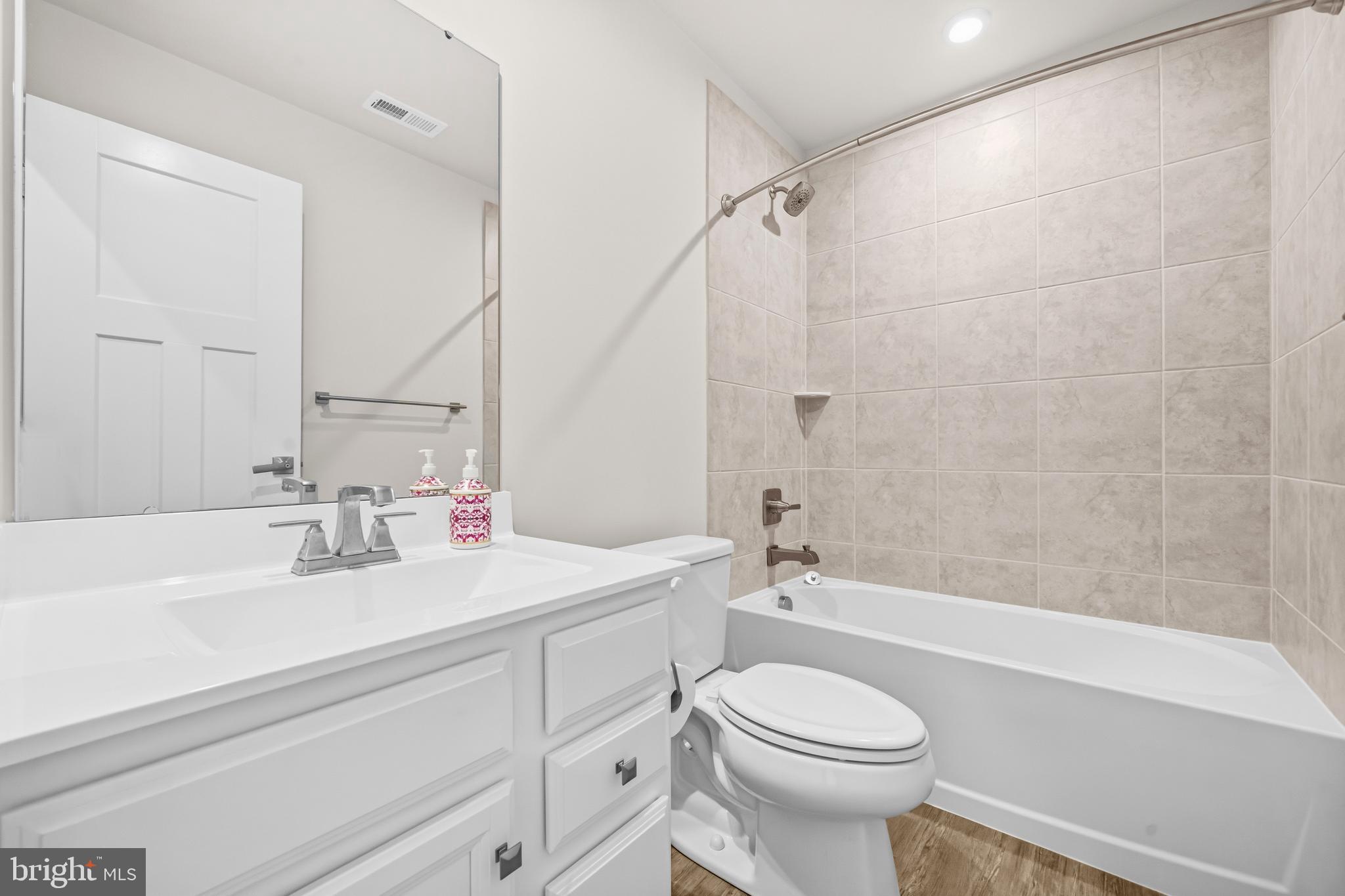 TANYARD SHORES - Residential