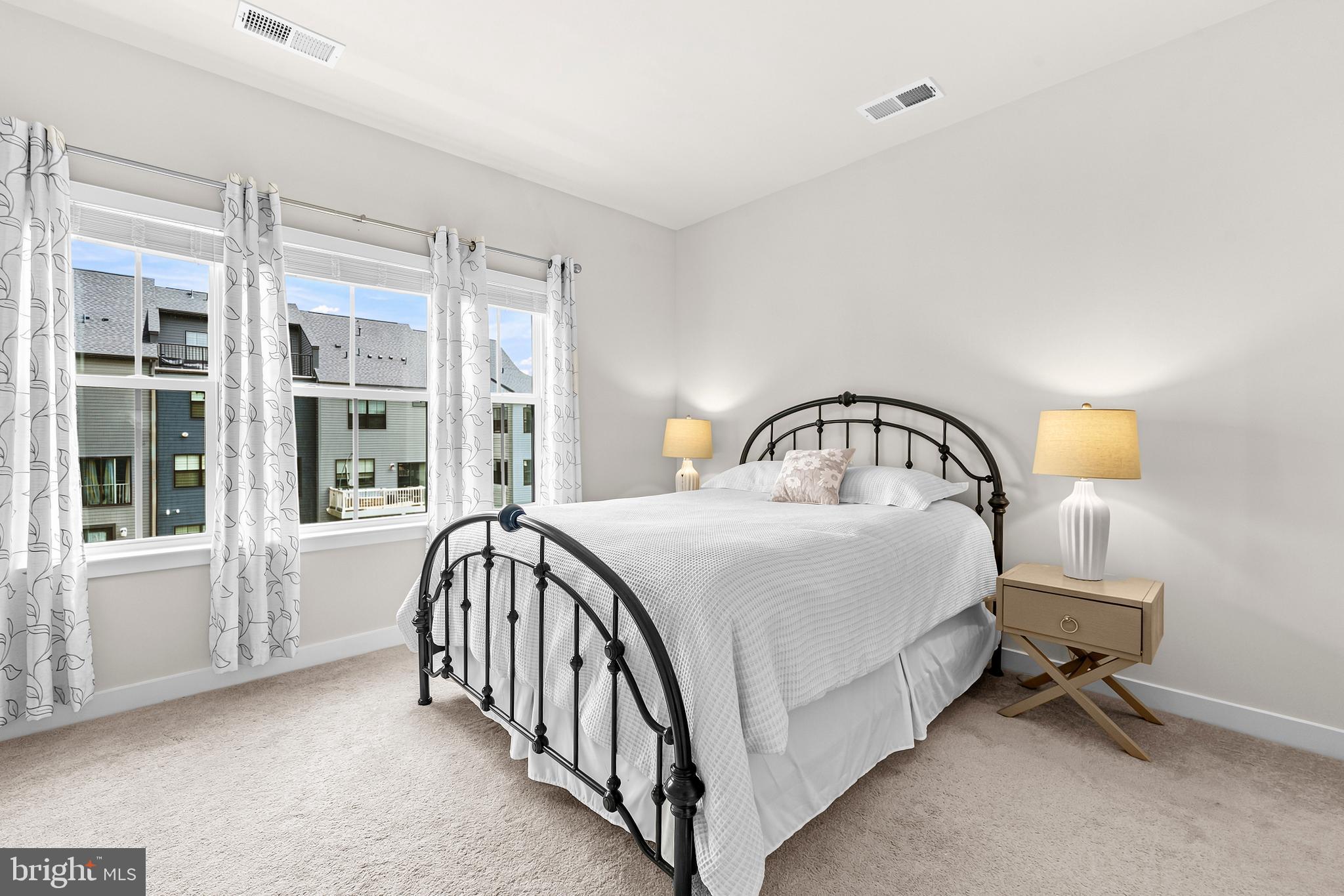 TANYARD SHORES - Residential