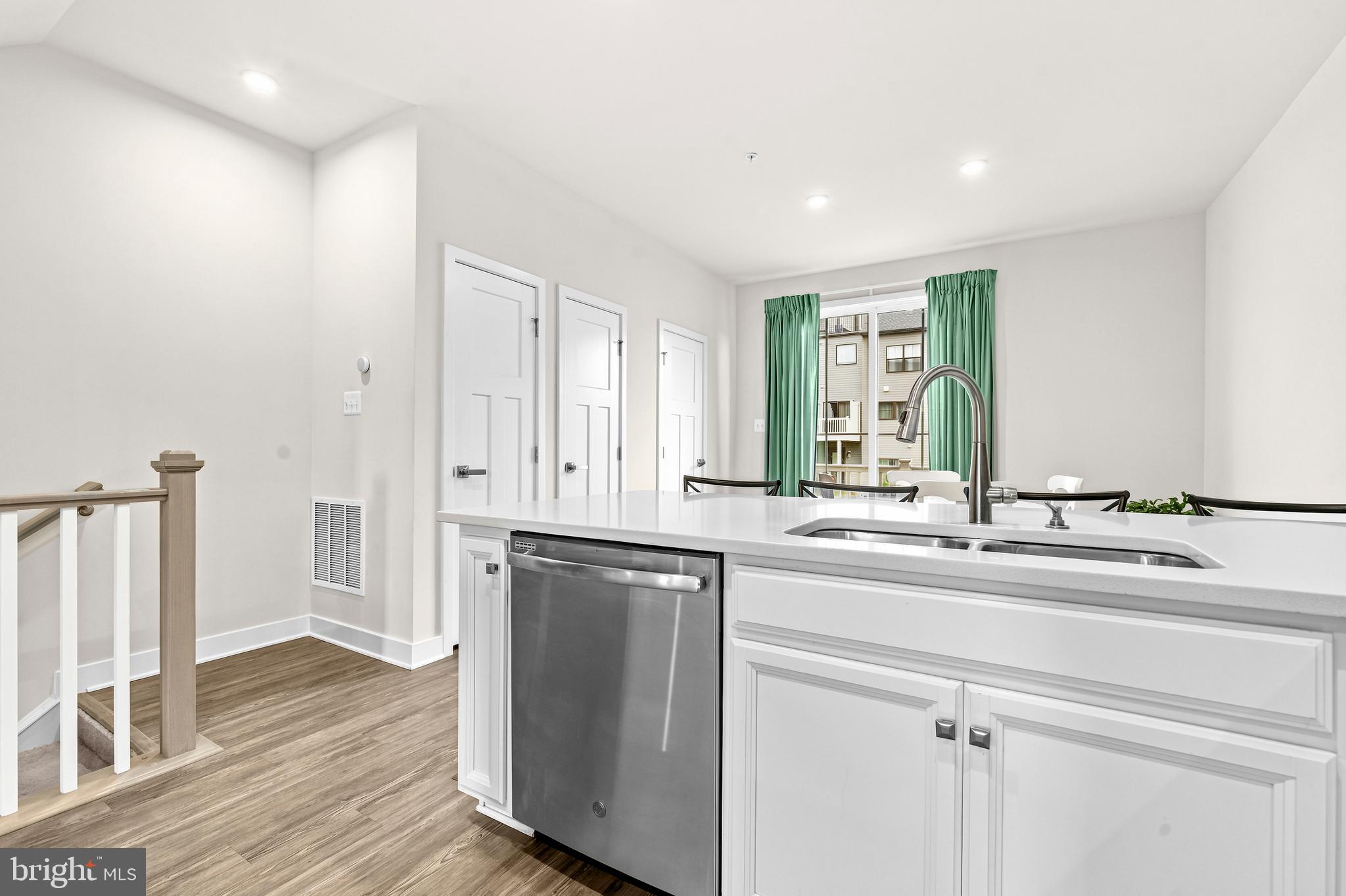 TANYARD SHORES - Residential