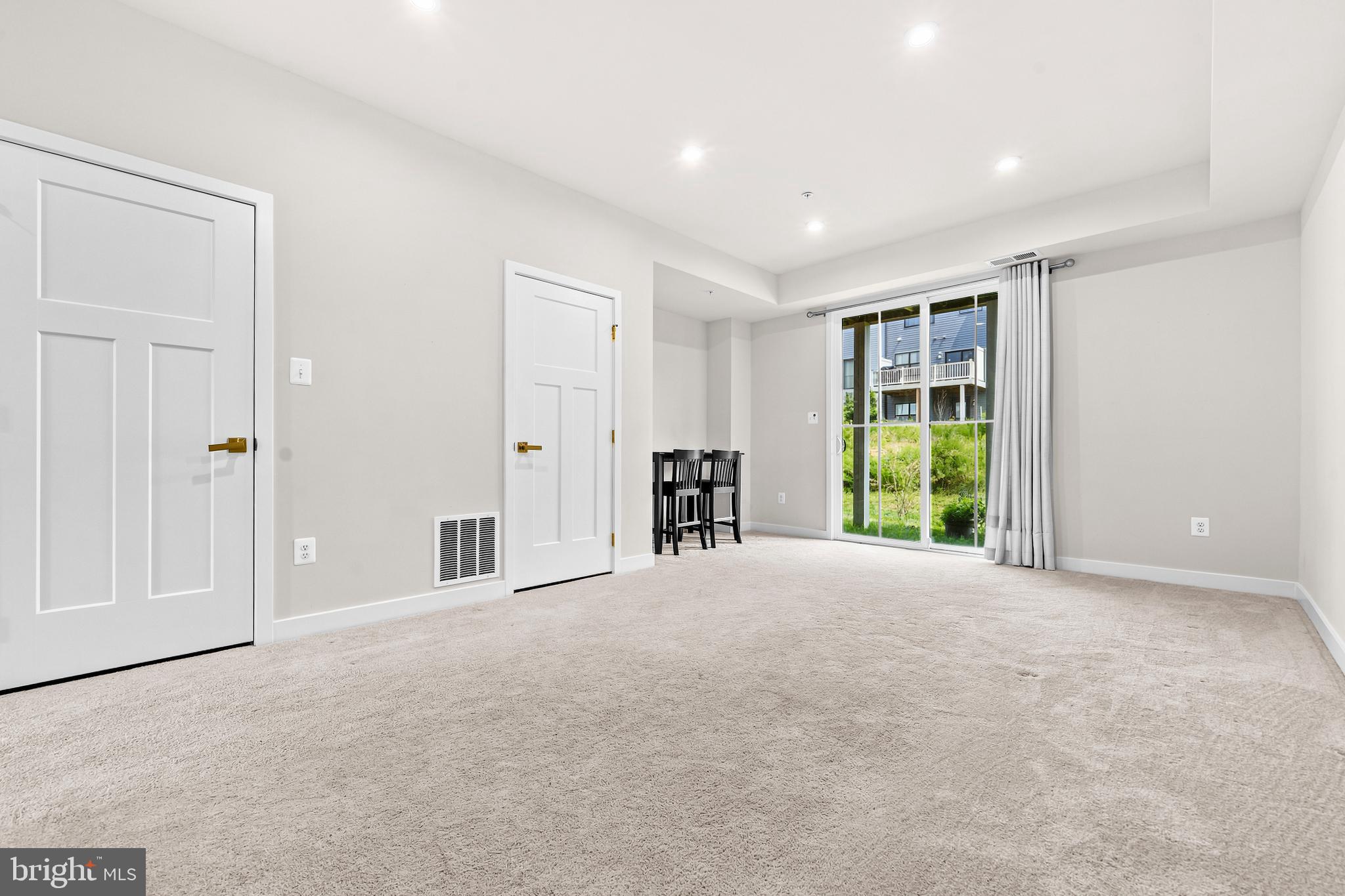 TANYARD SHORES - Residential