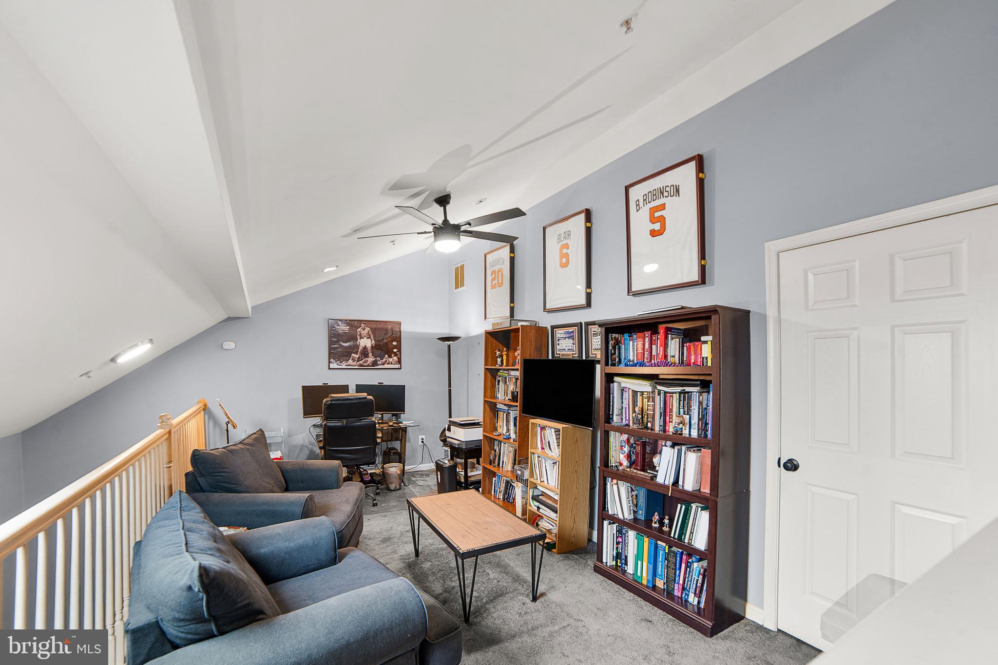 HOLLINGTON AT THE POINTE - Residential