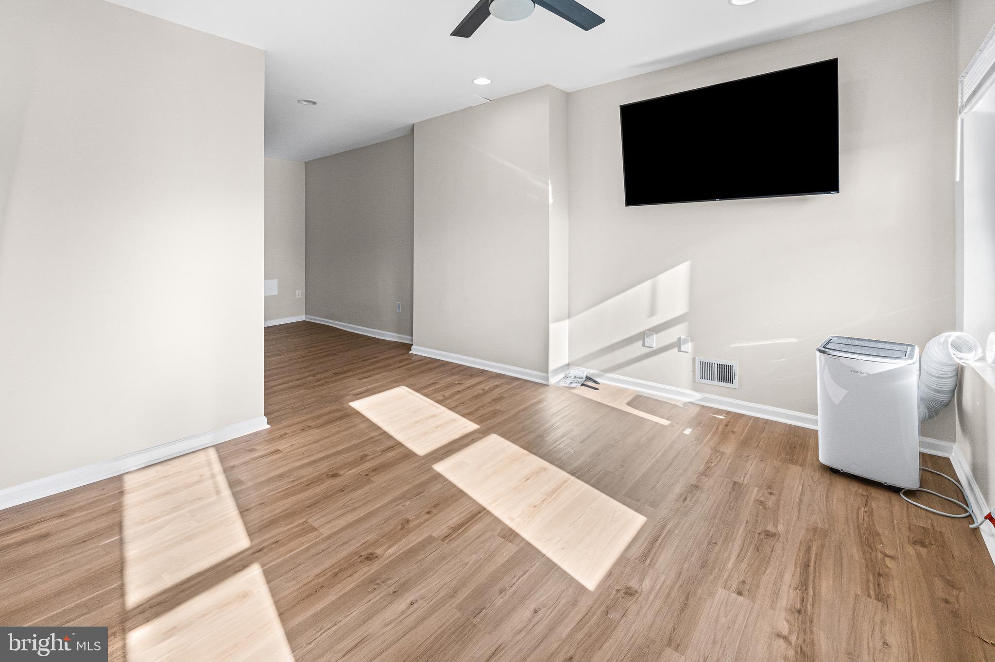 HOPKINS - Residential