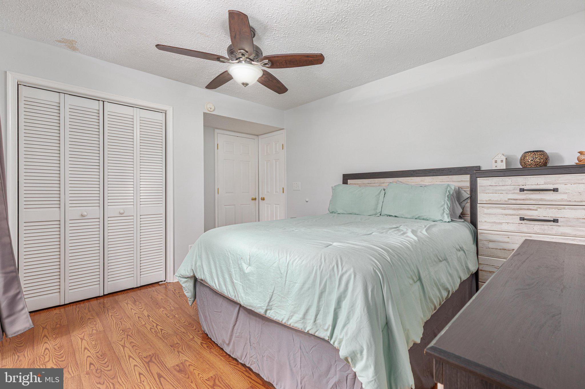 LAKEVIEW PEDESTAL HOMES - Residential