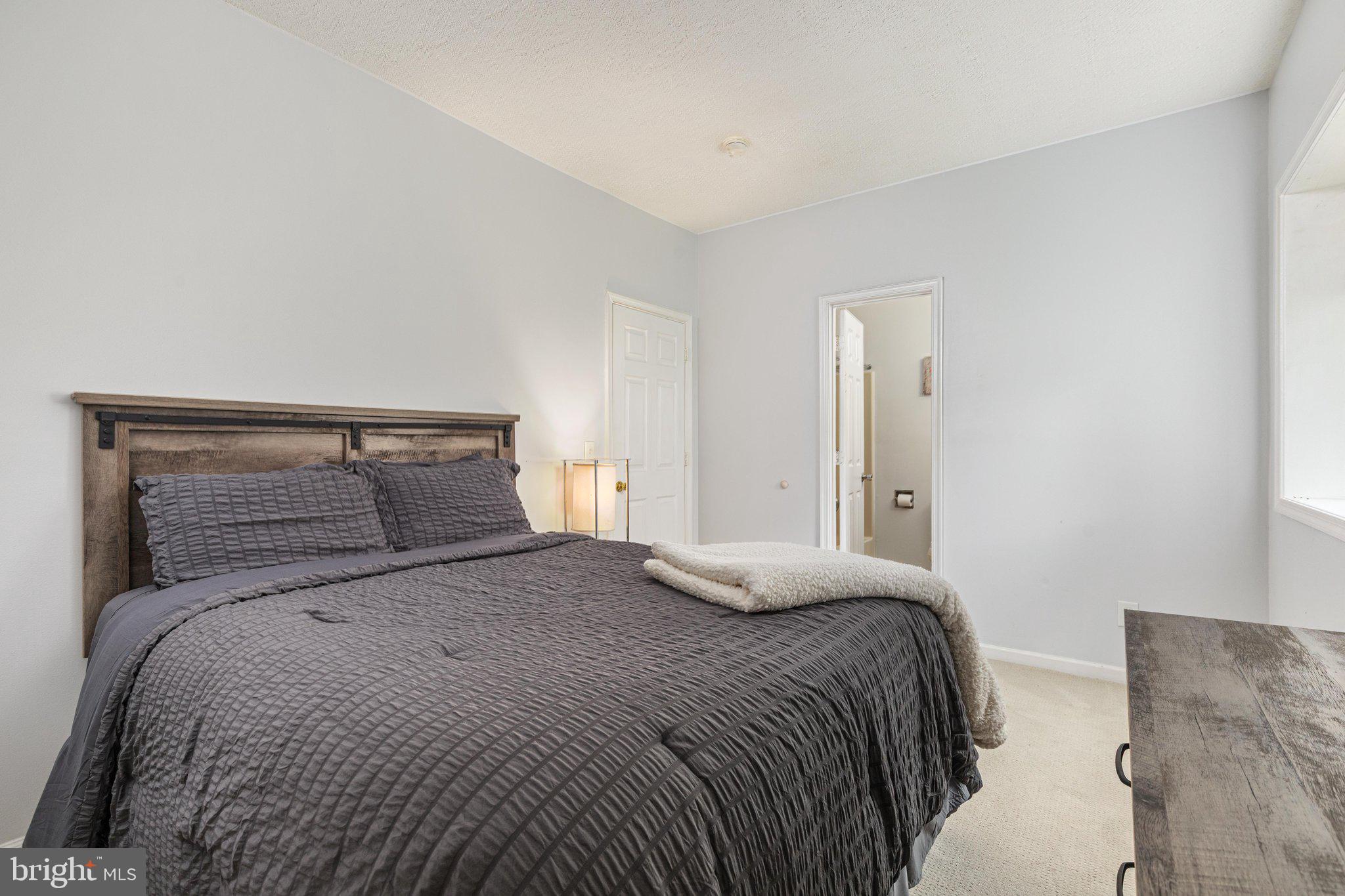 LAKEVIEW PEDESTAL HOMES - Residential