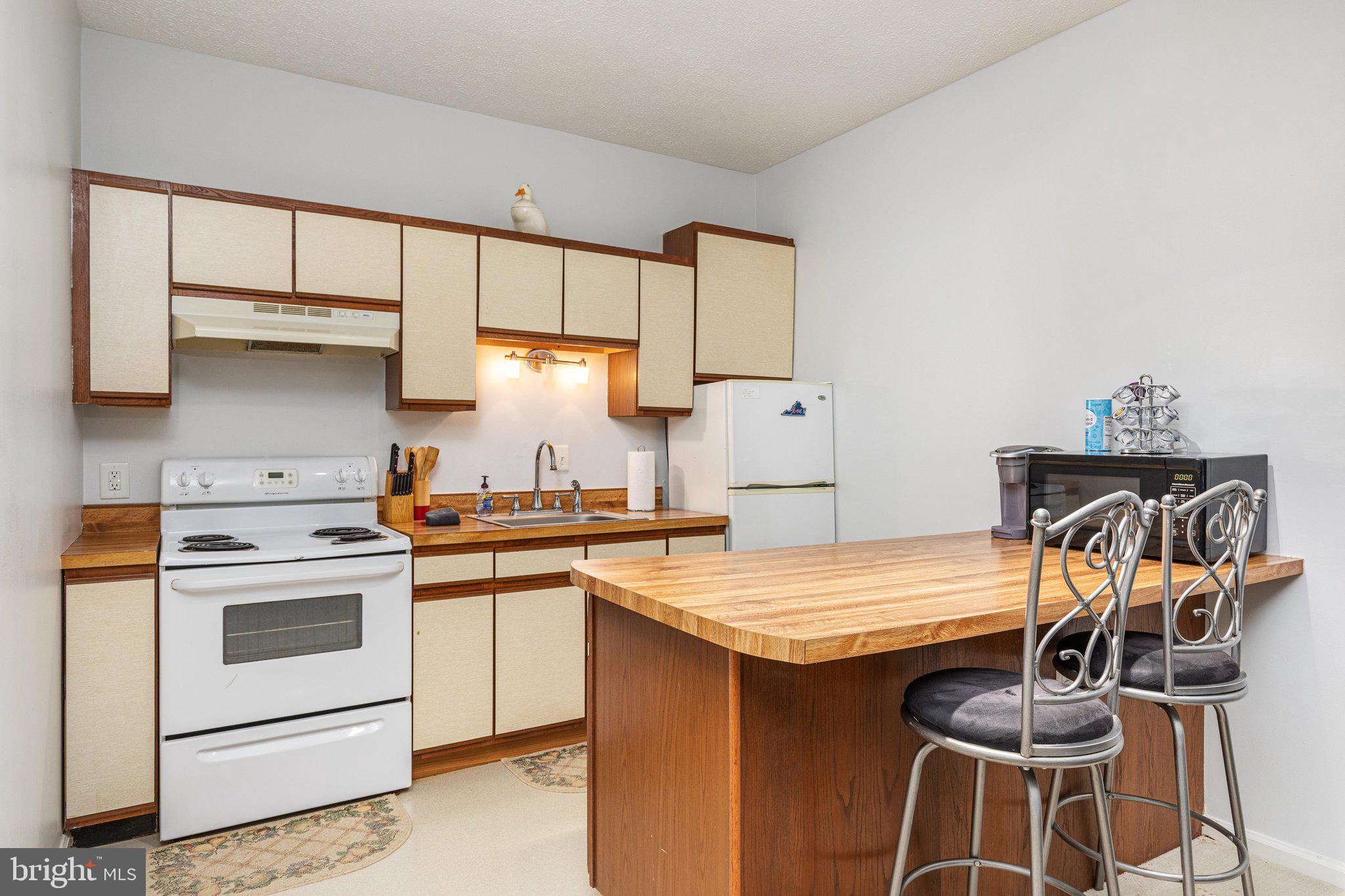 LAKEVIEW PEDESTAL HOMES - Residential