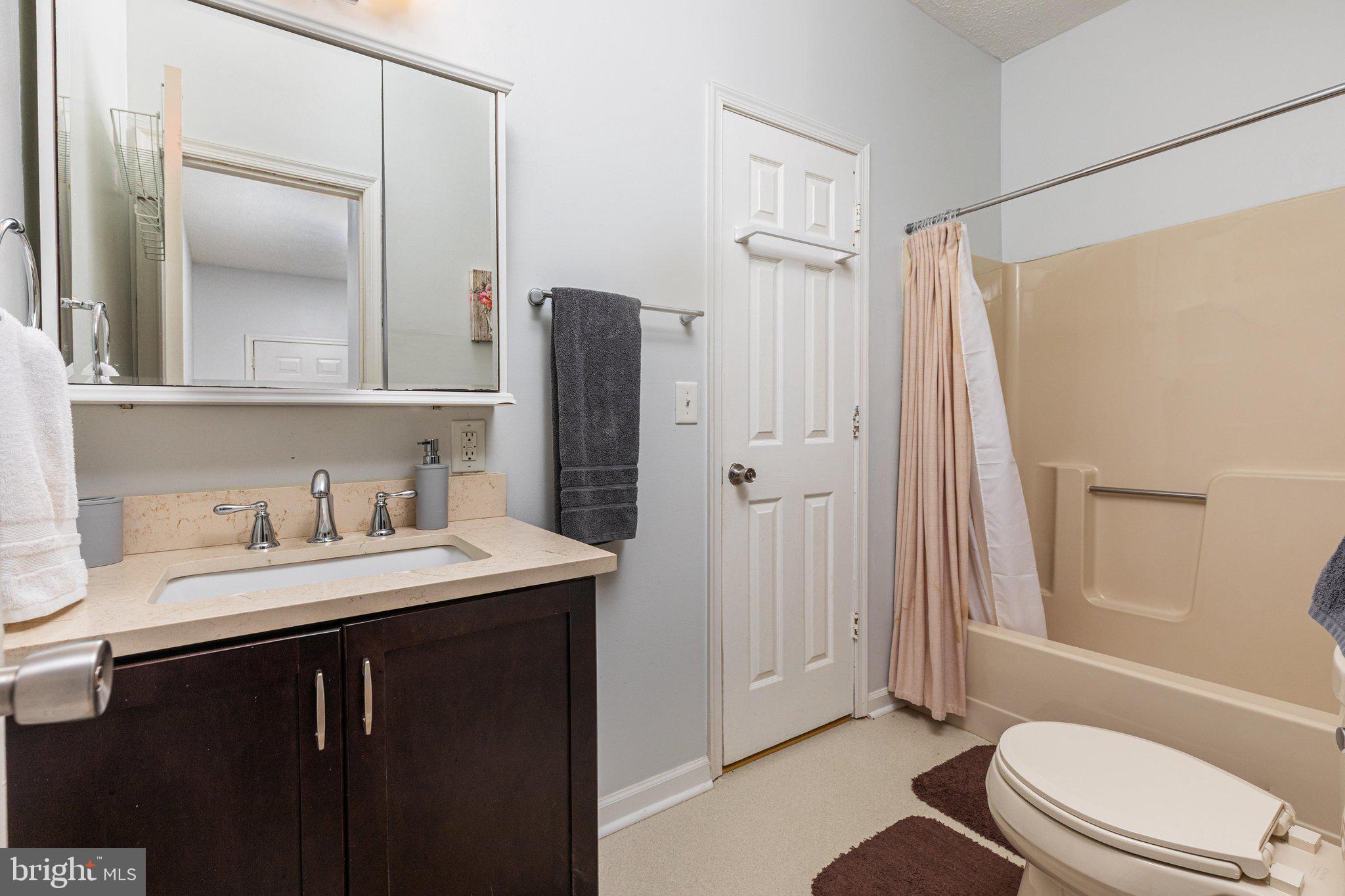 LAKEVIEW PEDESTAL HOMES - Residential