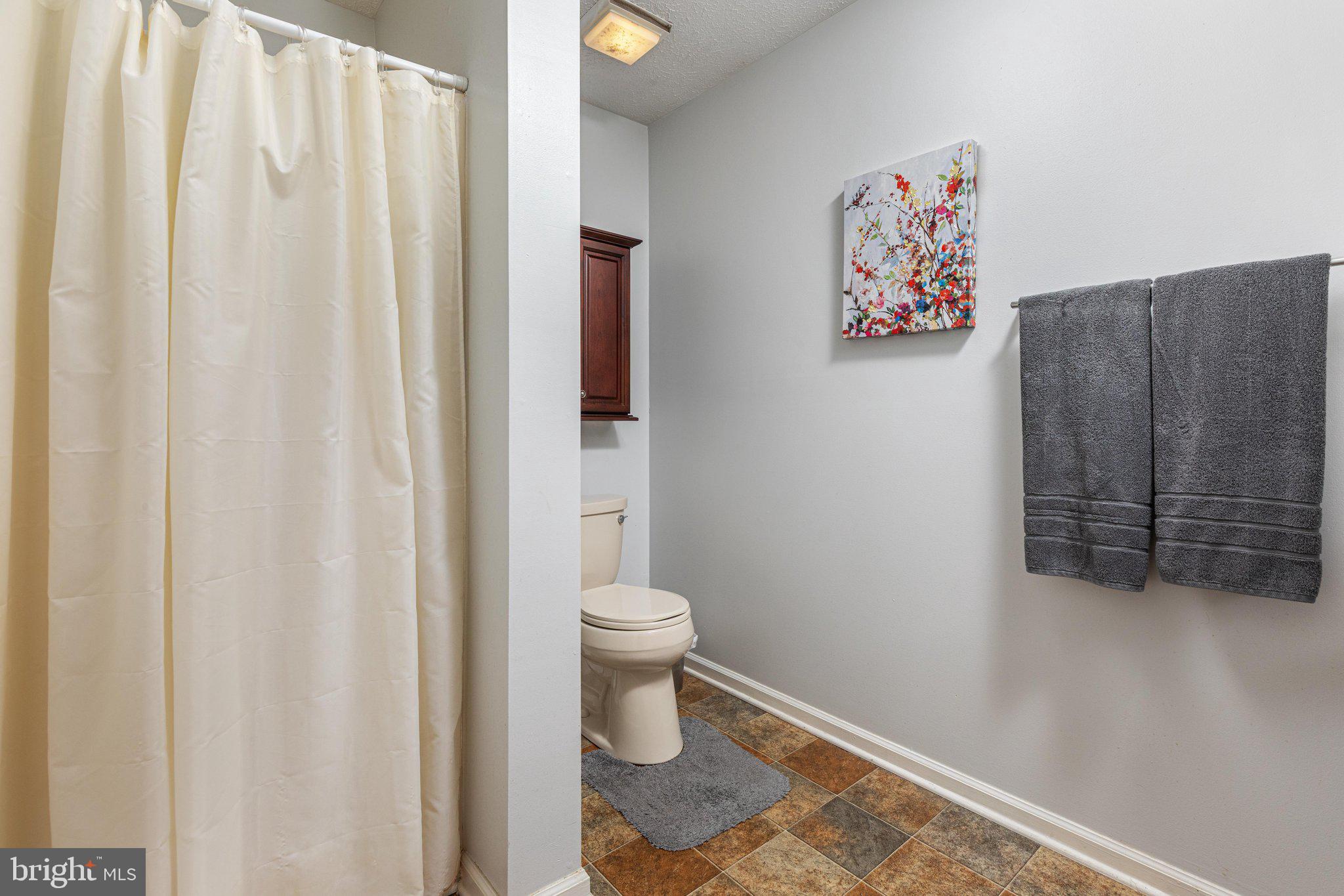 LAKEVIEW PEDESTAL HOMES - Residential