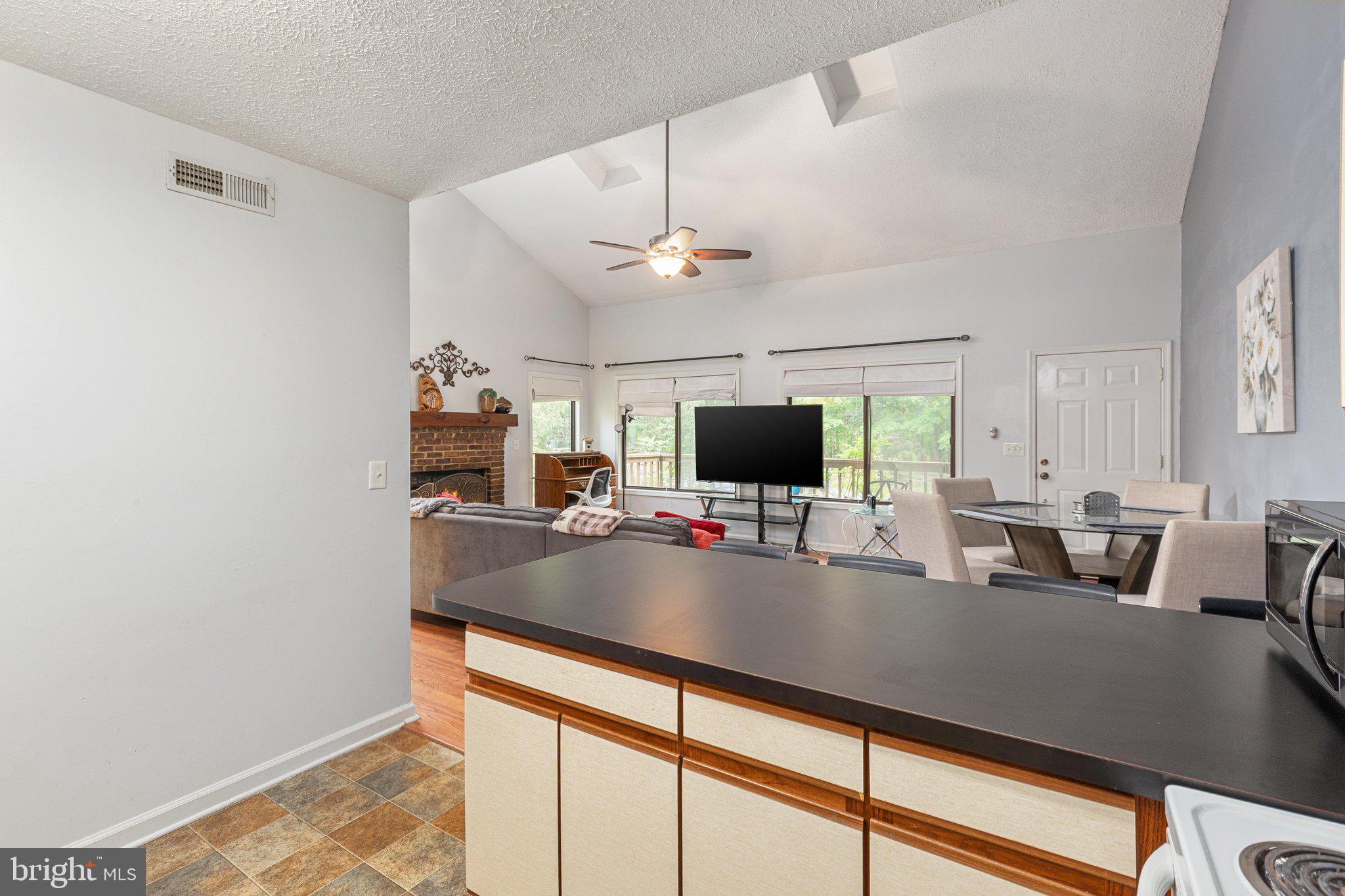 LAKEVIEW PEDESTAL HOMES - Residential